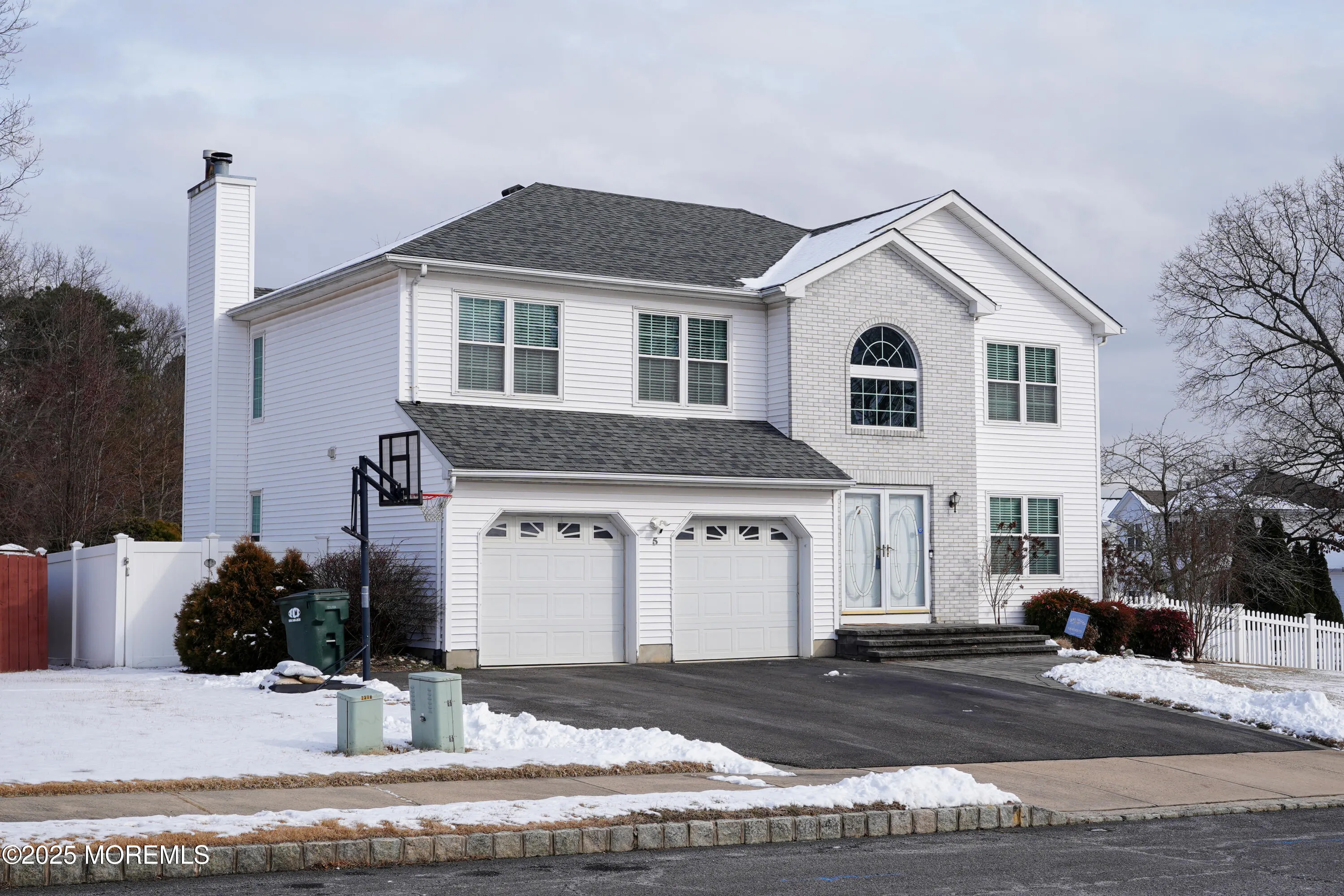 Howell, New Jersey 07731, United States, 4 Bedrooms Bedrooms, ,3 BathroomsBathrooms,Residential,Pending,15688