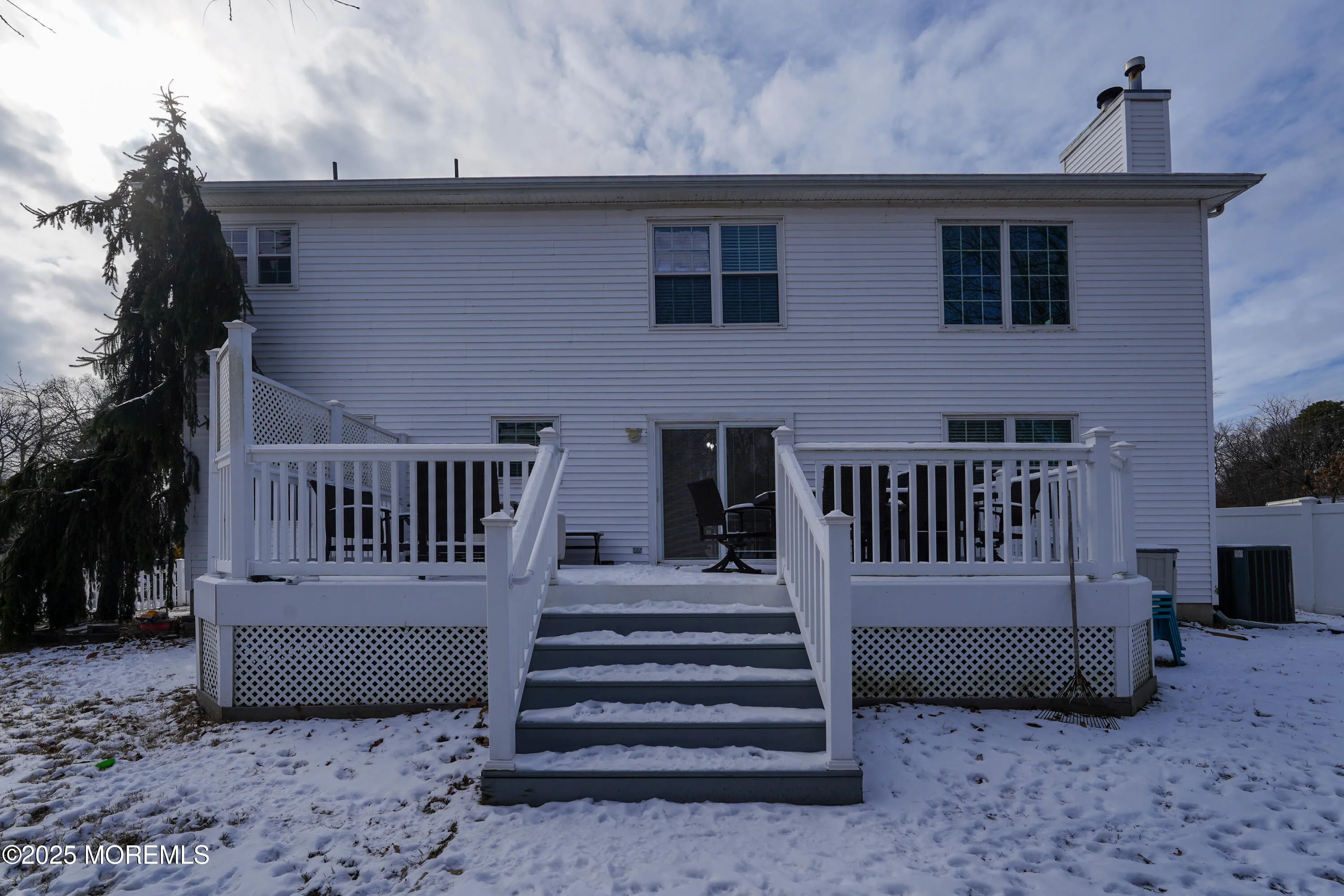 Howell, New Jersey 07731, United States, 4 Bedrooms Bedrooms, ,3 BathroomsBathrooms,Residential,Pending,15688