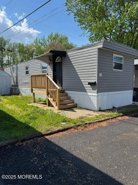 MLS: 22513078