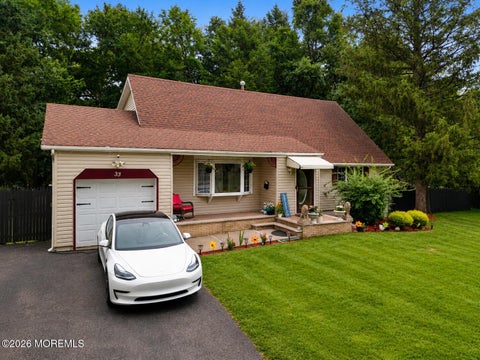Photo of 33 Heather Drive, Manalapan, NJ 07726 (MLS # 22627564)