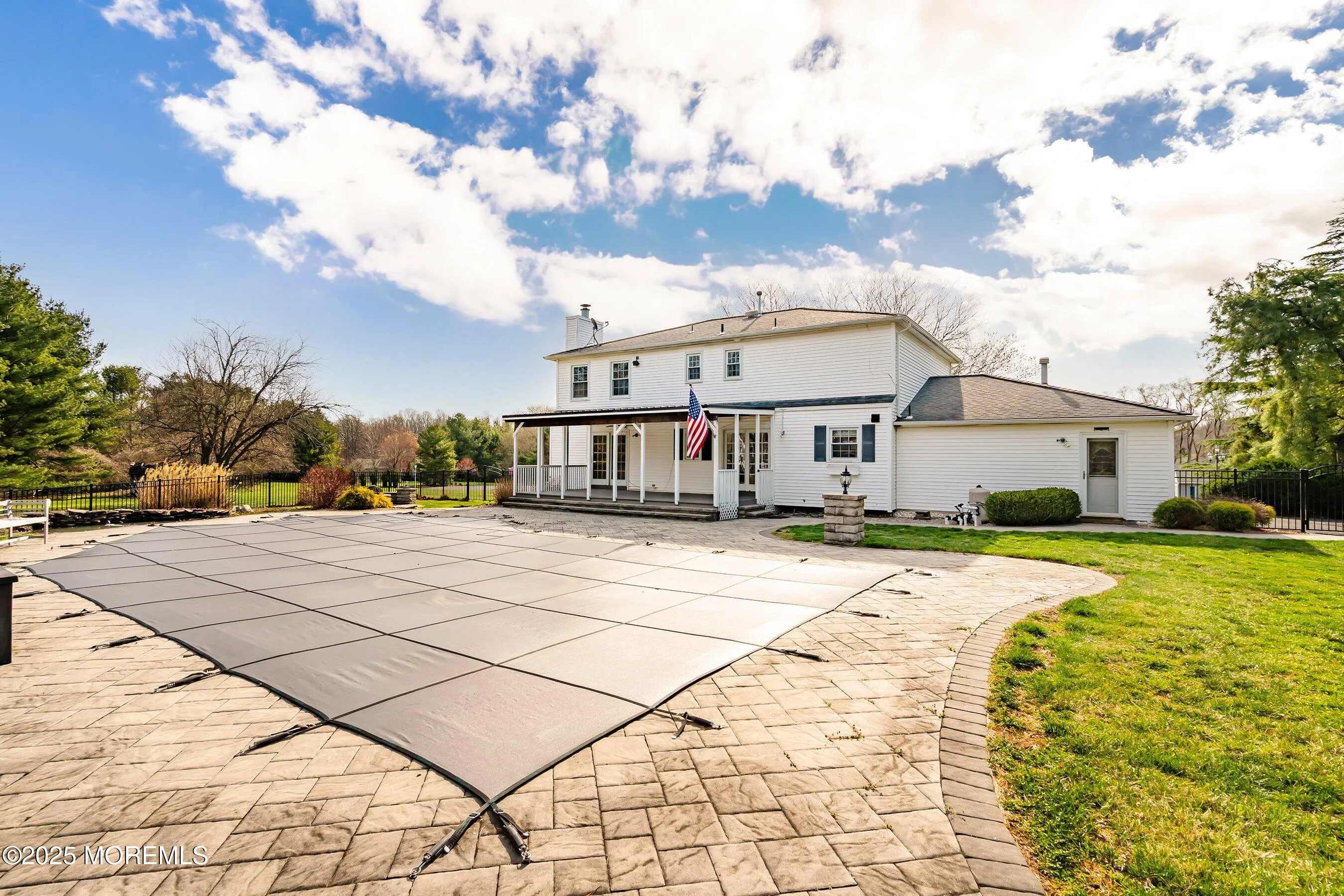 Millstone, New Jersey 08535, United States, 4 Bedrooms Bedrooms, ,3 BathroomsBathrooms,Residential,Pending,103258