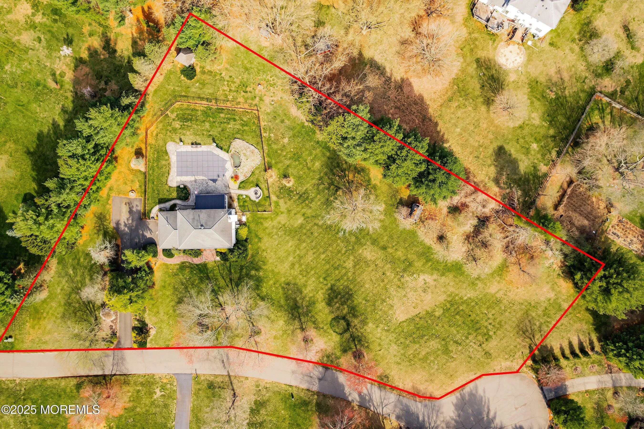 Millstone, New Jersey 08535, United States, 4 Bedrooms Bedrooms, ,3 BathroomsBathrooms,Residential,Pending,103258