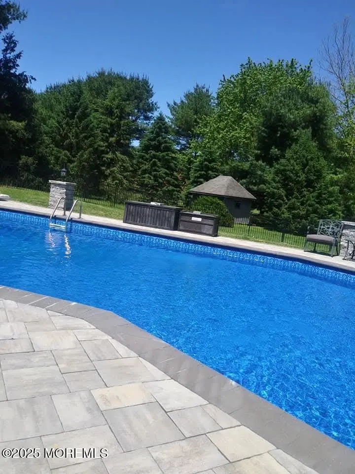 Millstone, New Jersey 08535, United States, 4 Bedrooms Bedrooms, ,3 BathroomsBathrooms,Residential,Pending,103258