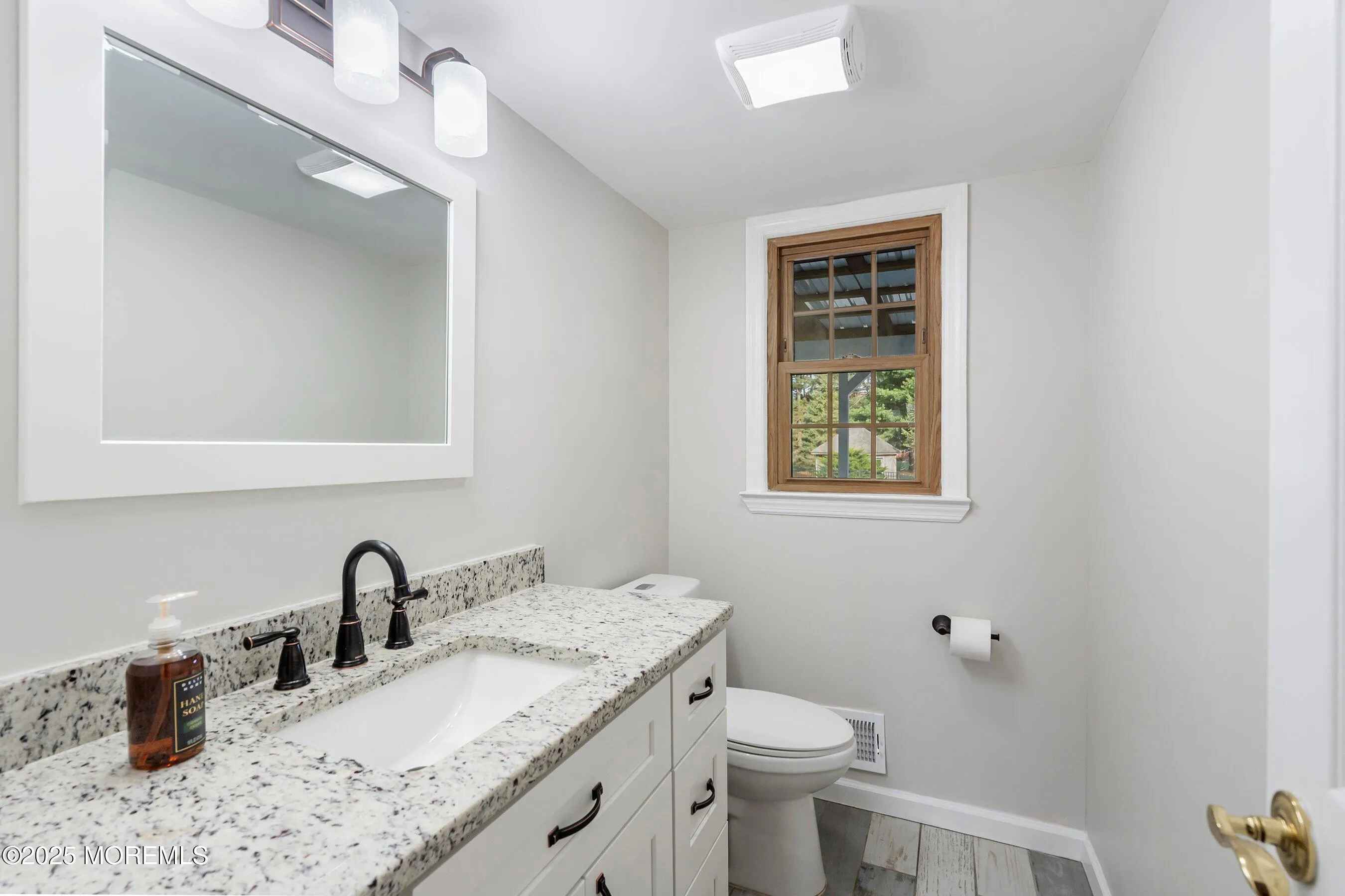 Millstone, New Jersey 08535, United States, 4 Bedrooms Bedrooms, ,3 BathroomsBathrooms,Residential,Pending,103258