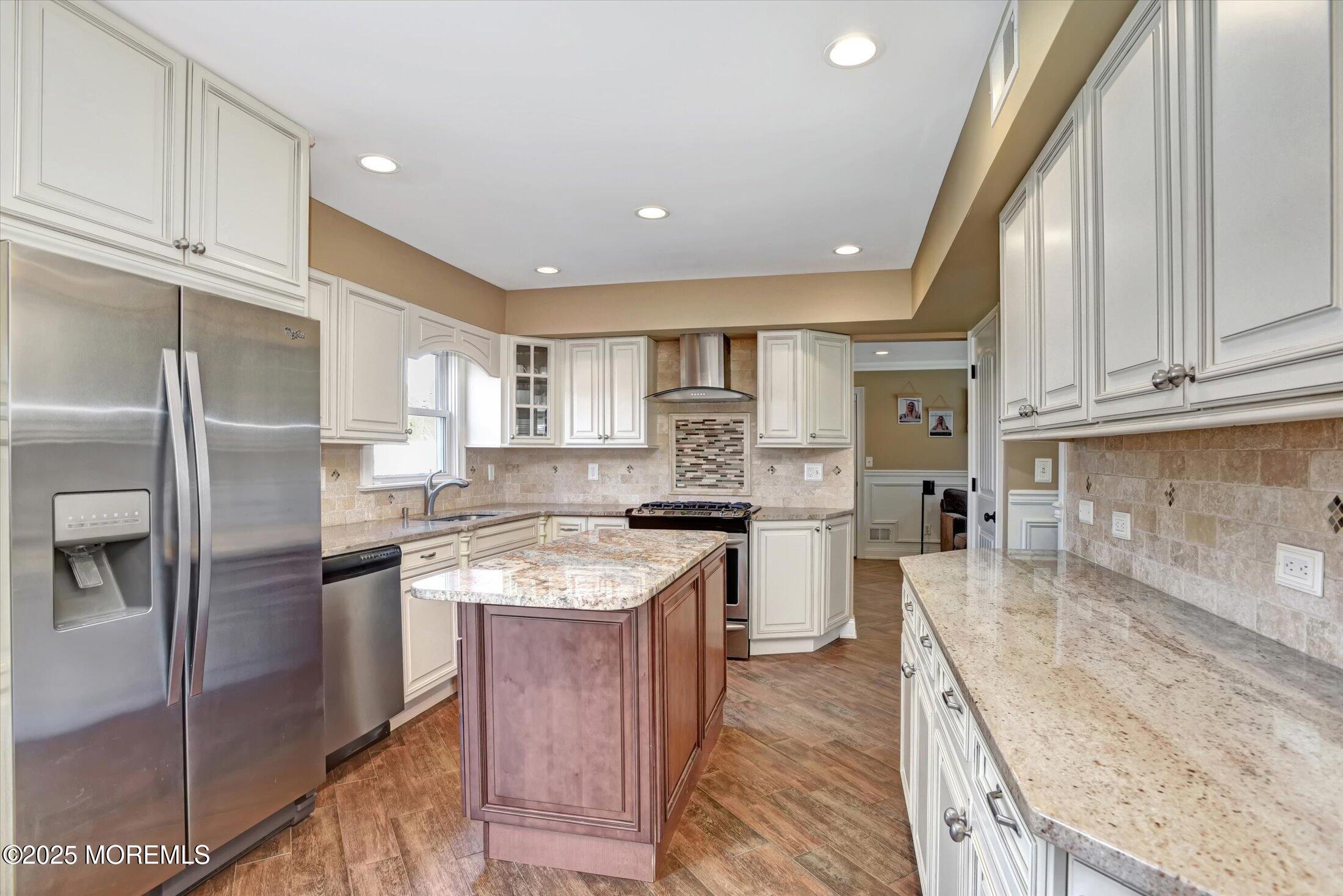 150 Sweetmans Lane, Manalapan, New Jersey image 9