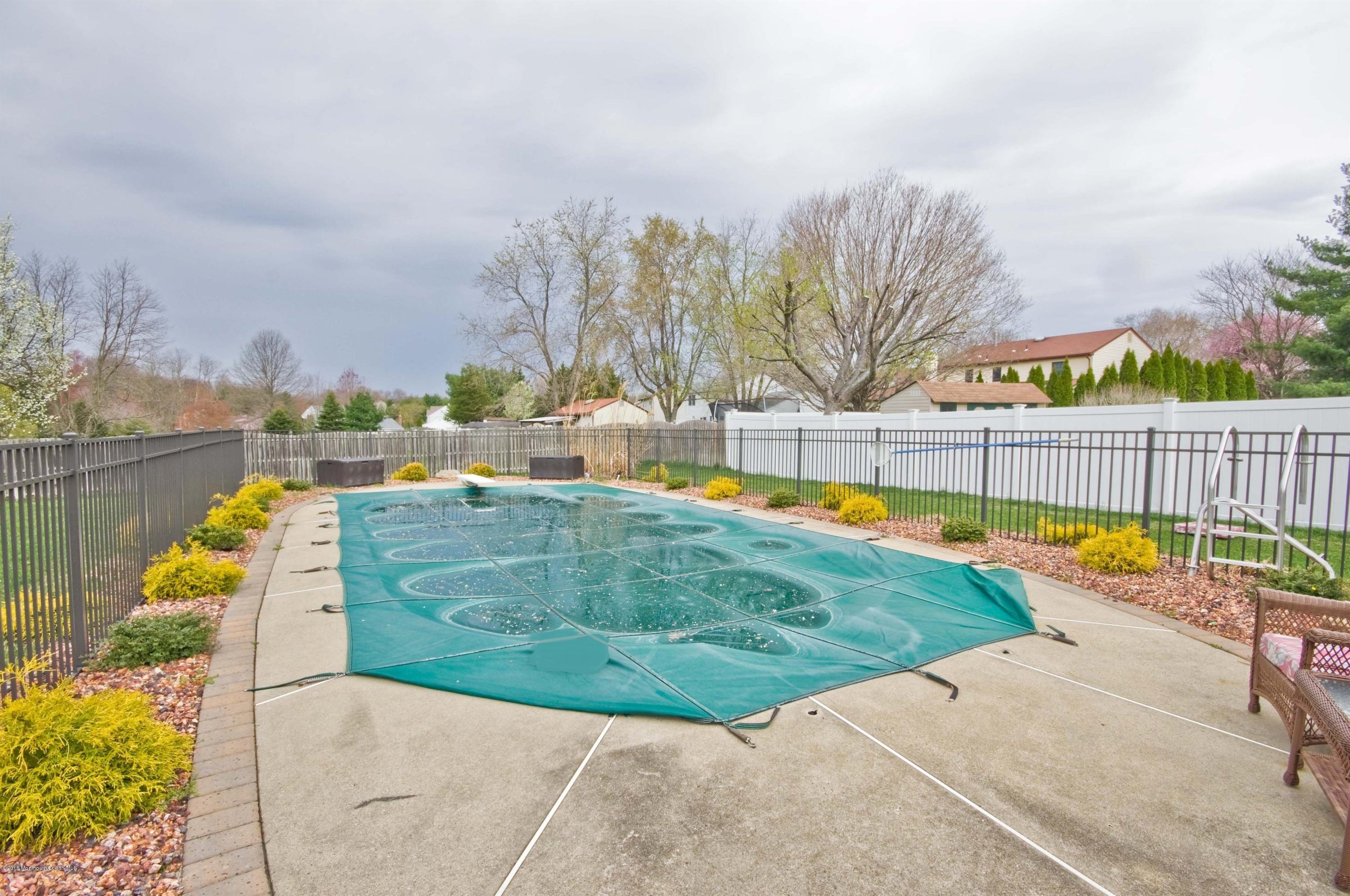 150 Sweetmans Lane, Manalapan, New Jersey image 34