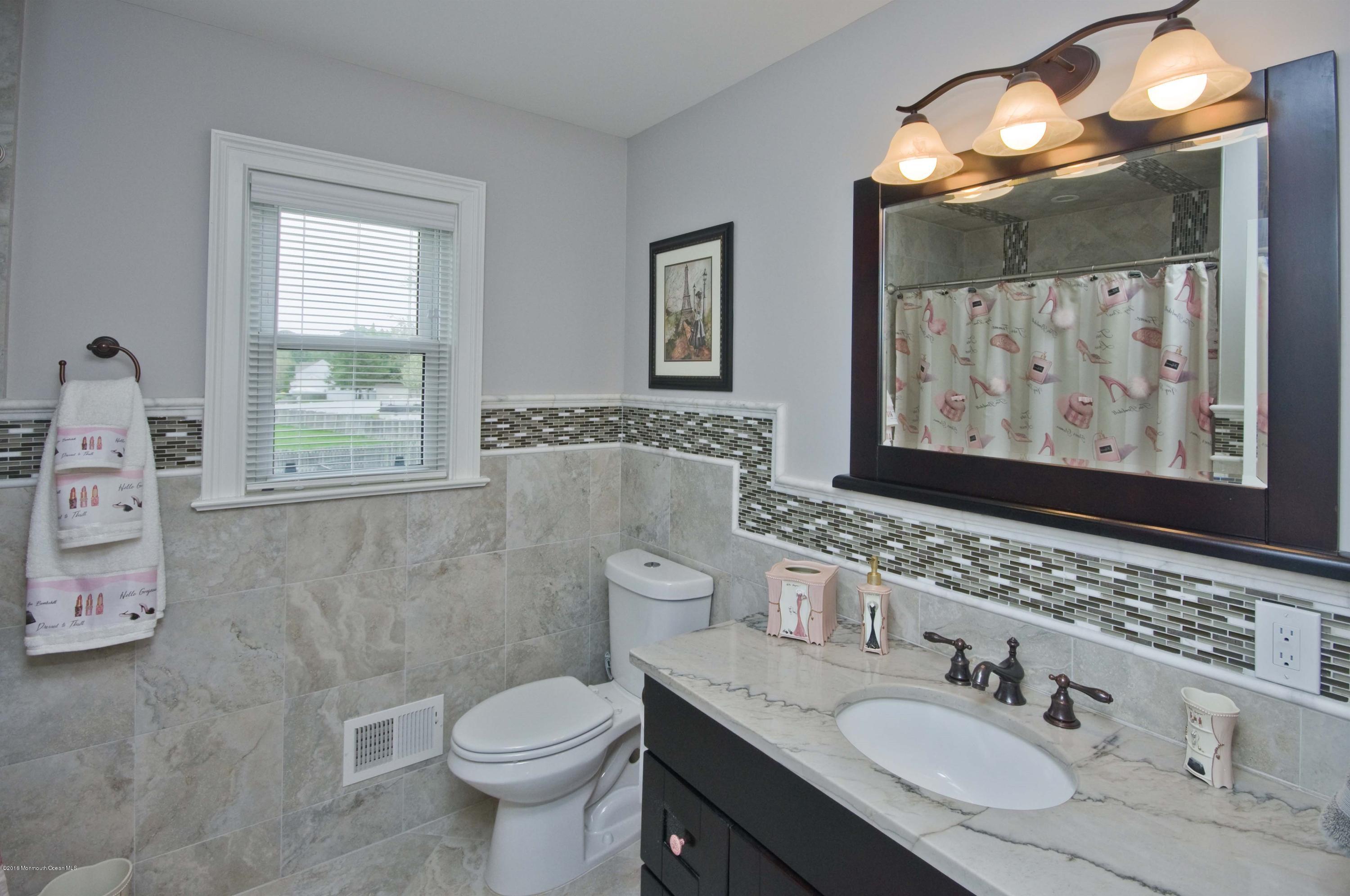 150 Sweetmans Lane, Manalapan, New Jersey image 31