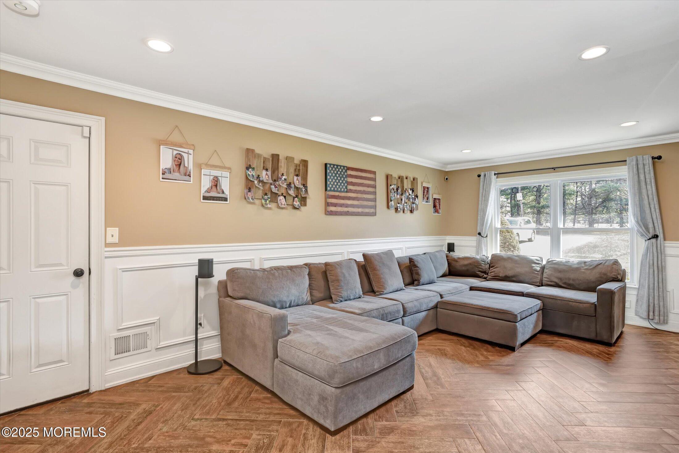 150 Sweetmans Lane, Manalapan, New Jersey image 21