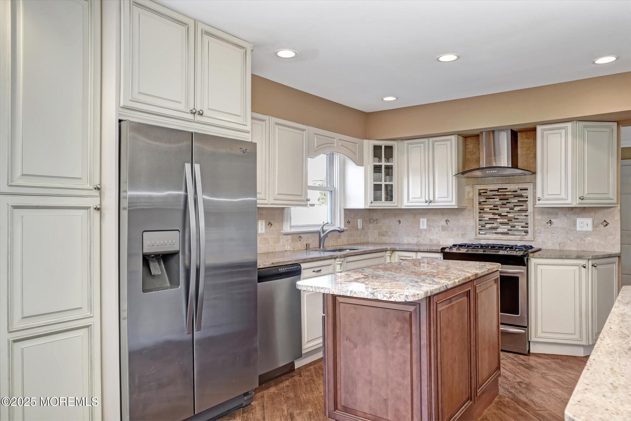 150 Sweetmans Lane, Manalapan, New Jersey image 7