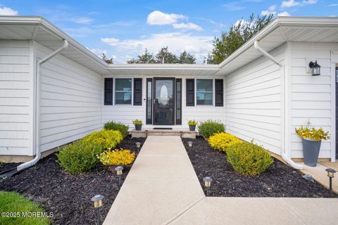 Photo of 24 Maracaibo Place, Toms River, NJ 08757 (MLS # 22530903)