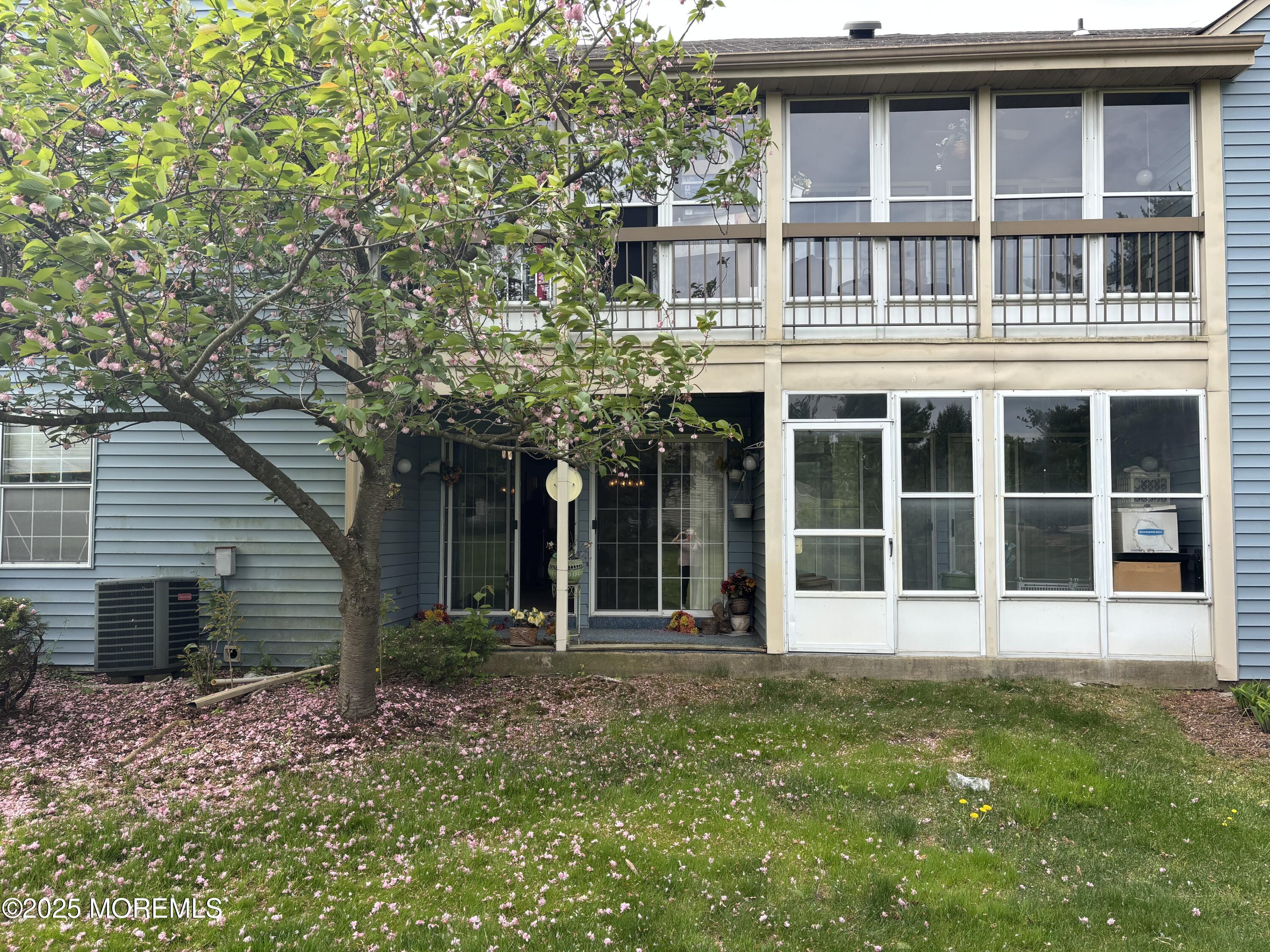 8 Benjamin Franklin Drive #8E, Monroe Township, New Jersey image 3