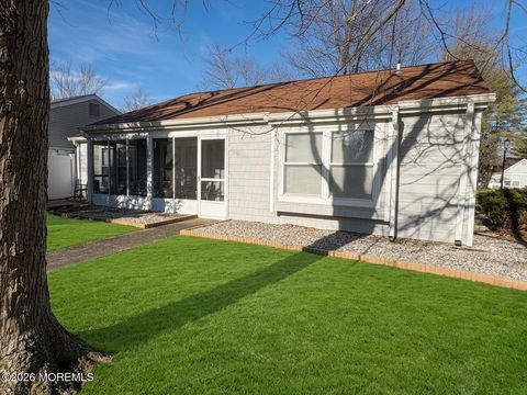 Condo For Sale - 873B Liverpool Circle<br/> Manchester, NJ 08759