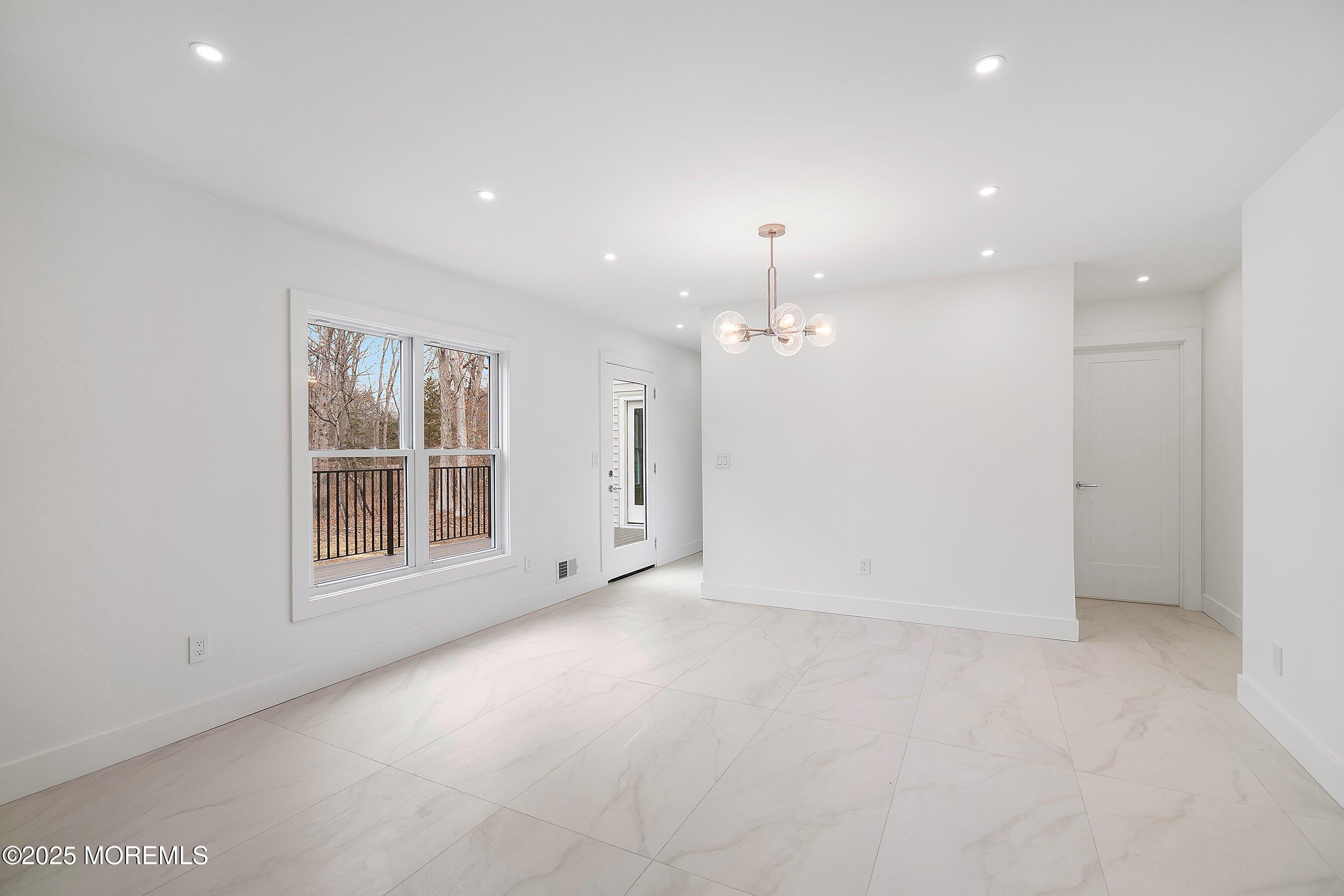 527 Woodview Road, Toms River, New Jersey image 31
