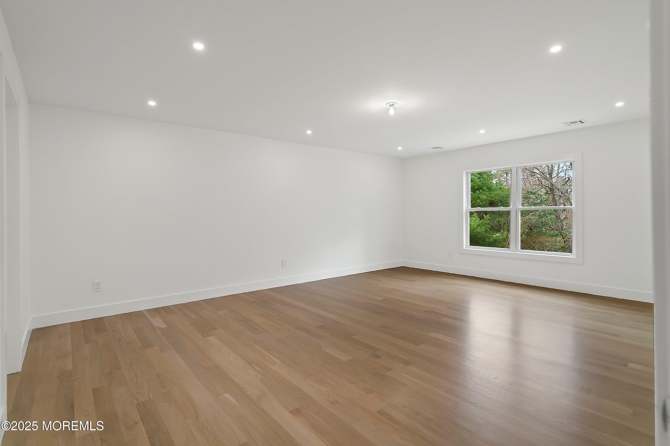 527 Woodview Road, Toms River, New Jersey image 40