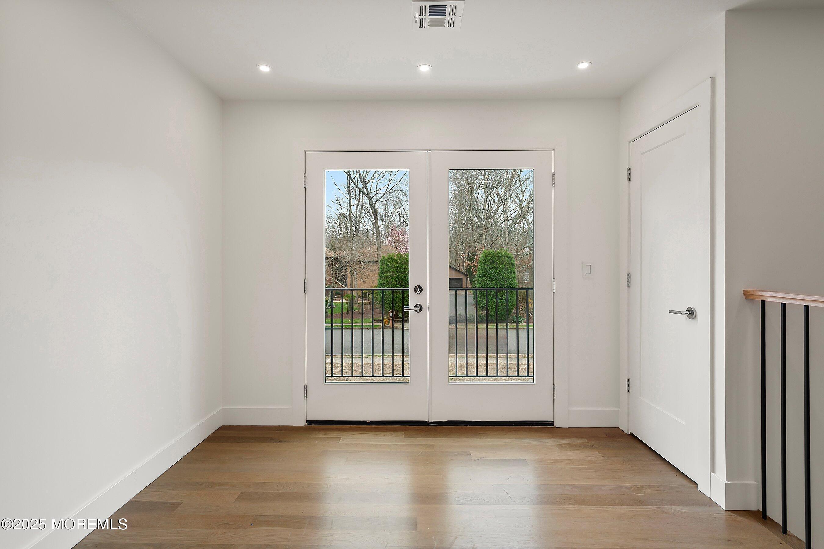 527 Woodview Road, Toms River, New Jersey image 38
