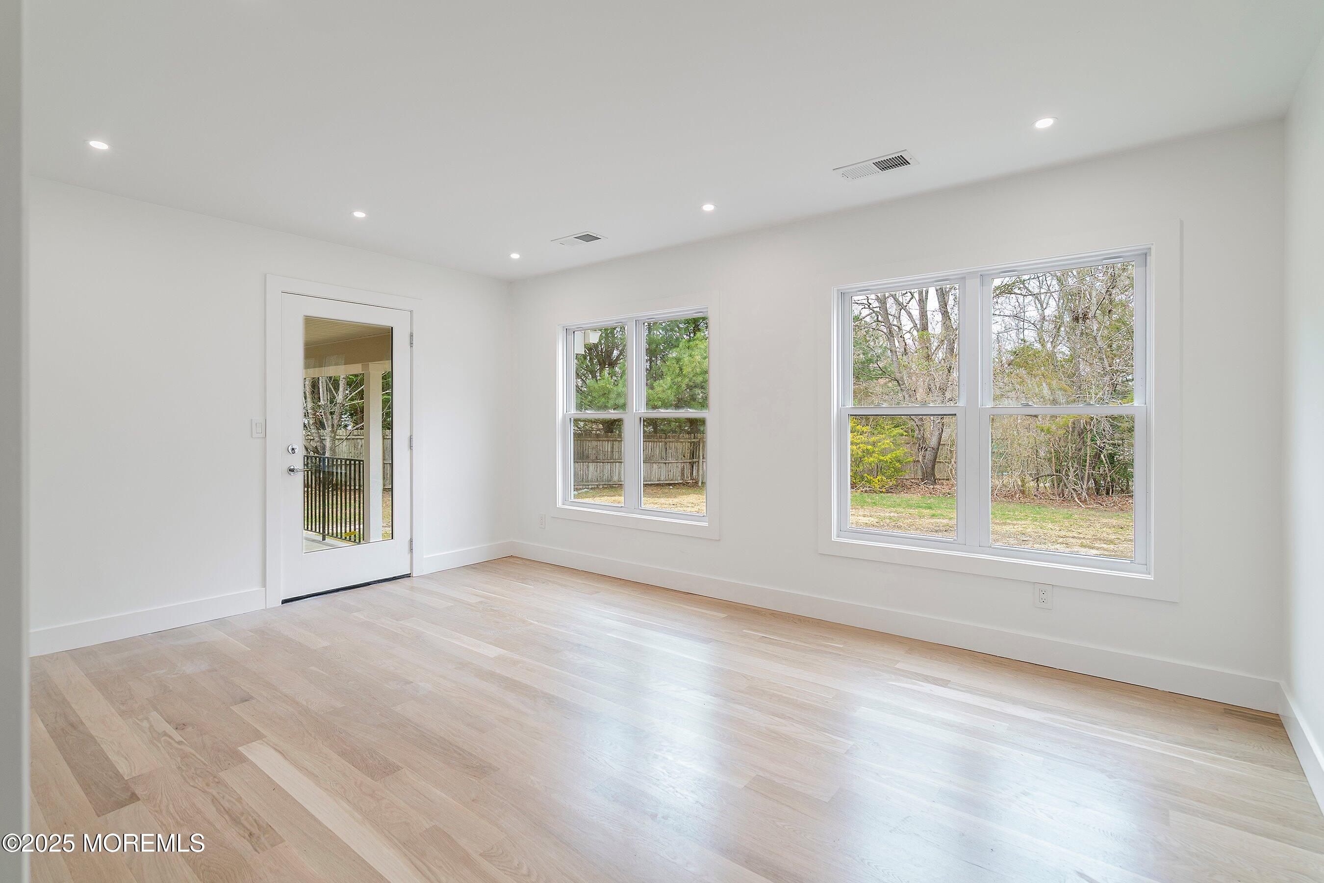 527 Woodview Road, Toms River, New Jersey image 35