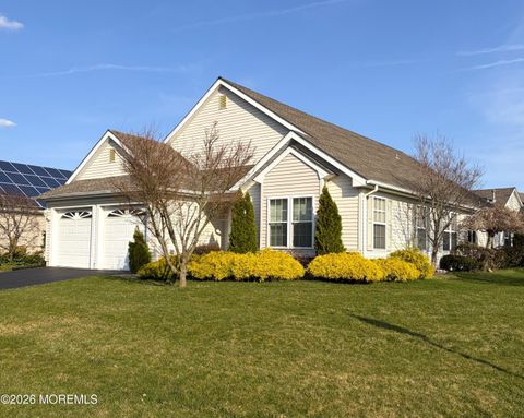 Homes For Sale - 7 Ivy Hill Road<br/> Lakewood, NJ 08701