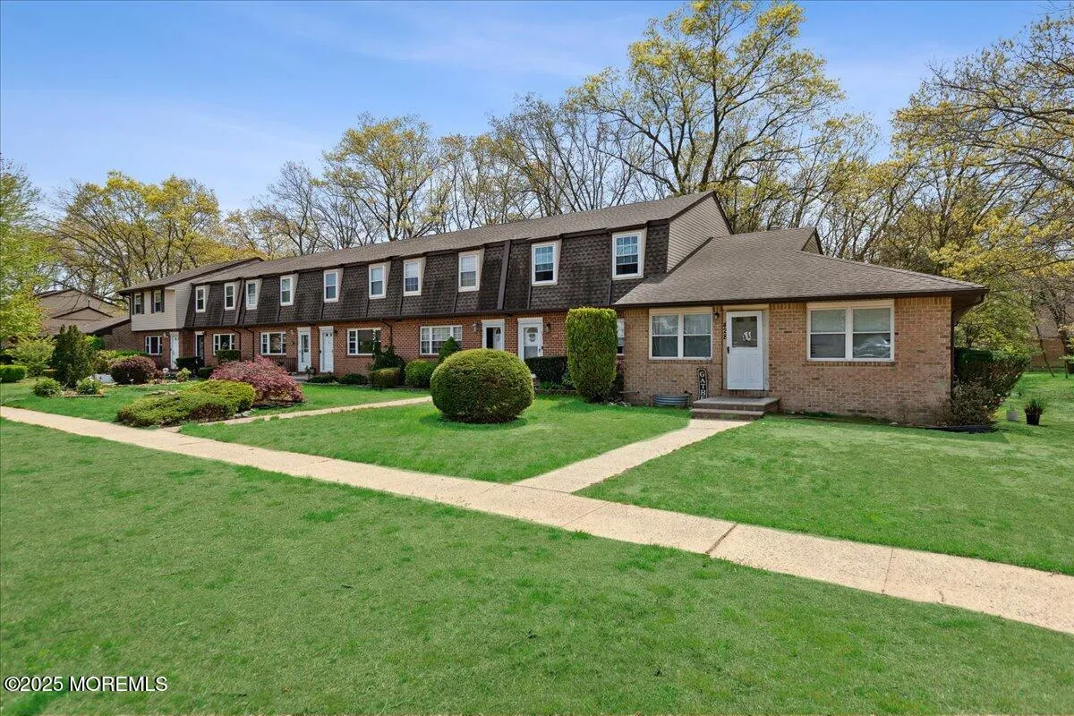 Brick, New Jersey 08724, United States, 2 Bedrooms Bedrooms, ,2 BathroomsBathrooms,Residential,Active,121253