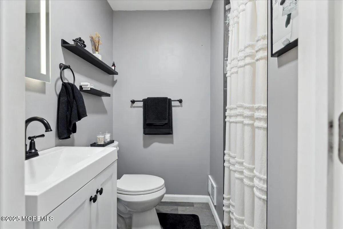 Brick, New Jersey 08724, United States, 2 Bedrooms Bedrooms, ,2 BathroomsBathrooms,Residential,Active,121253