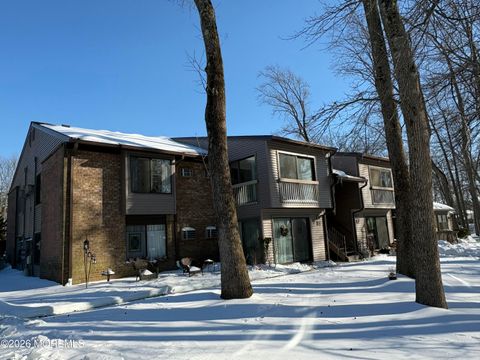 15 Lexington Court Red Bank NJ 07701