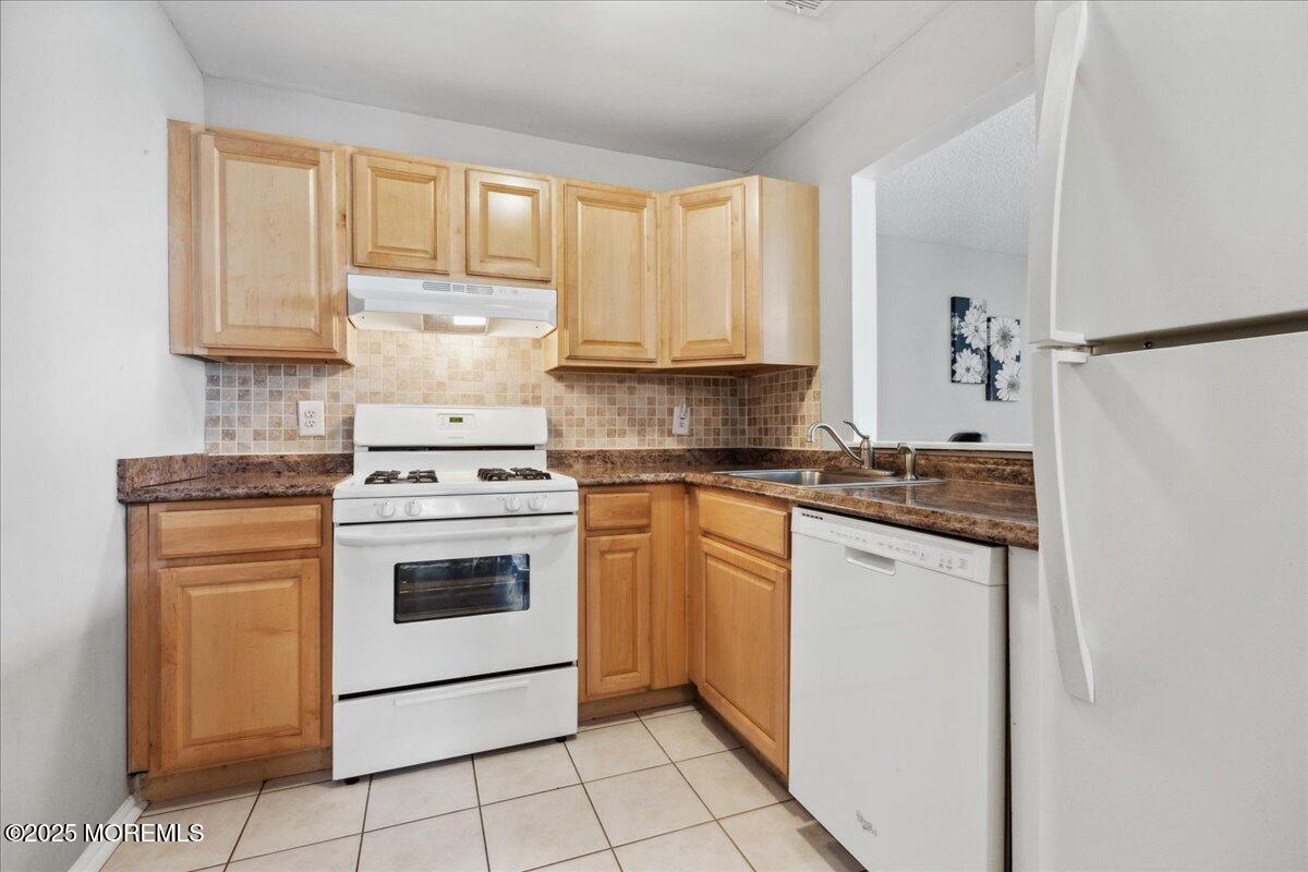 1601 Pebble Place #1601, Parlin, New Jersey image 8