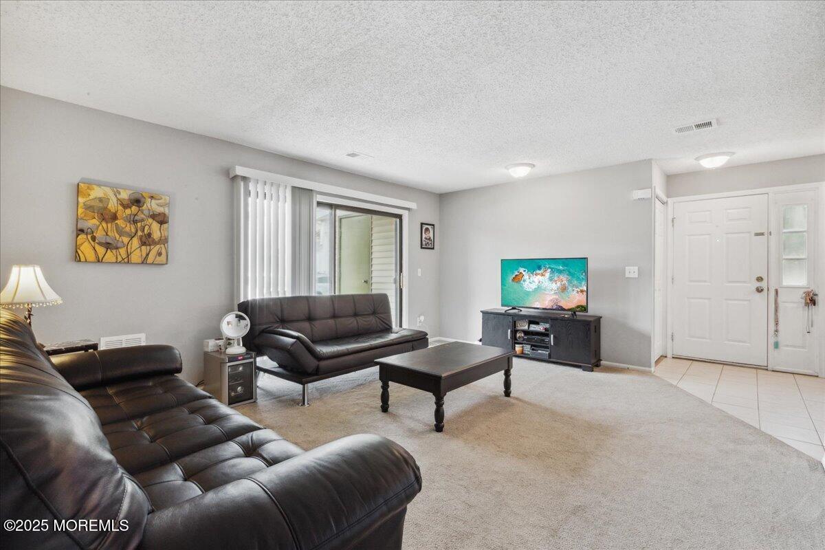 1601 Pebble Place #1601, Parlin, New Jersey image 4