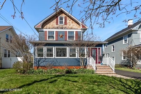 Photo of 31 Lincoln Place, Freehold, NJ 07728 (MLS # 22610491)