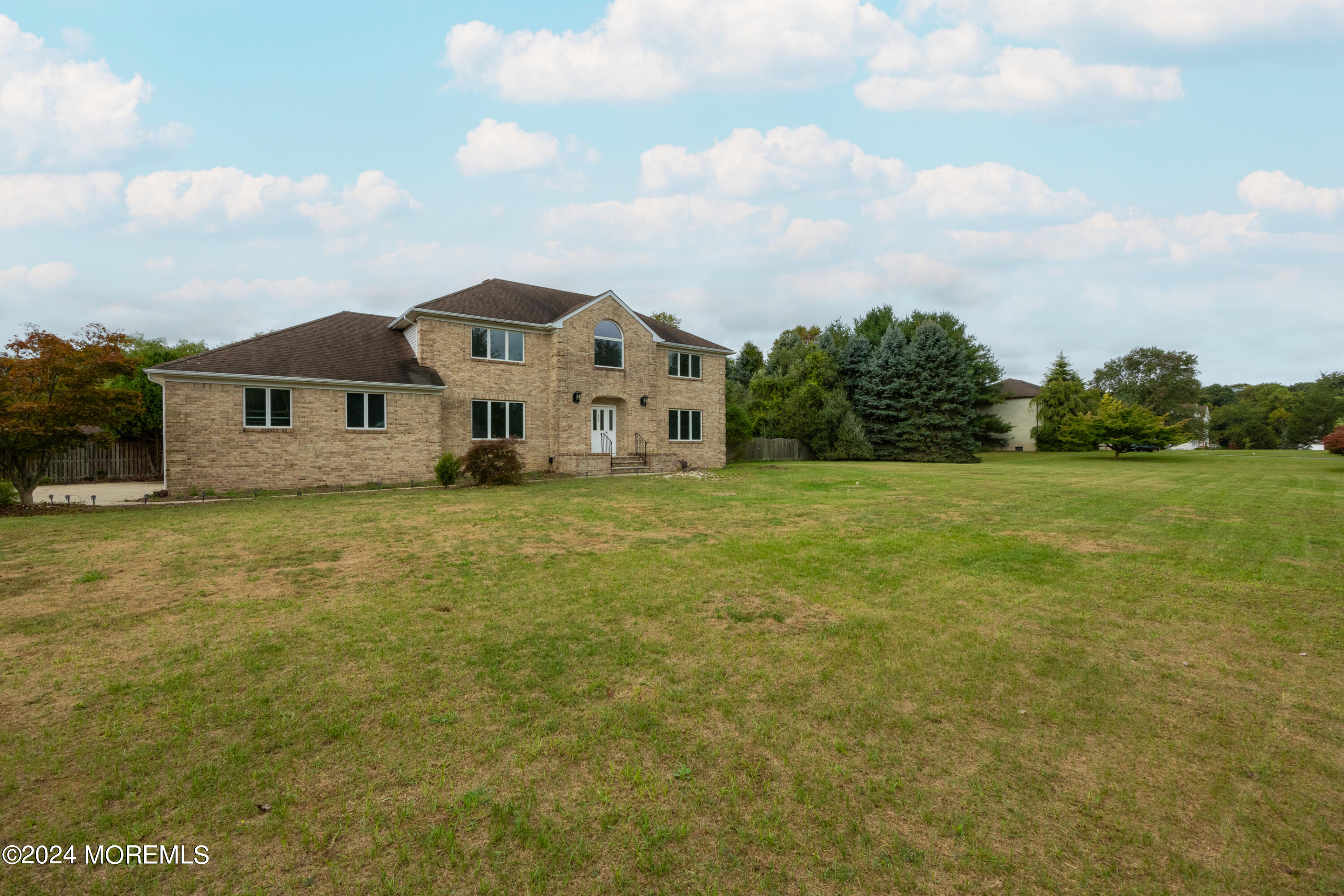 11 Reid Lane, Millstone, New Jersey image 3