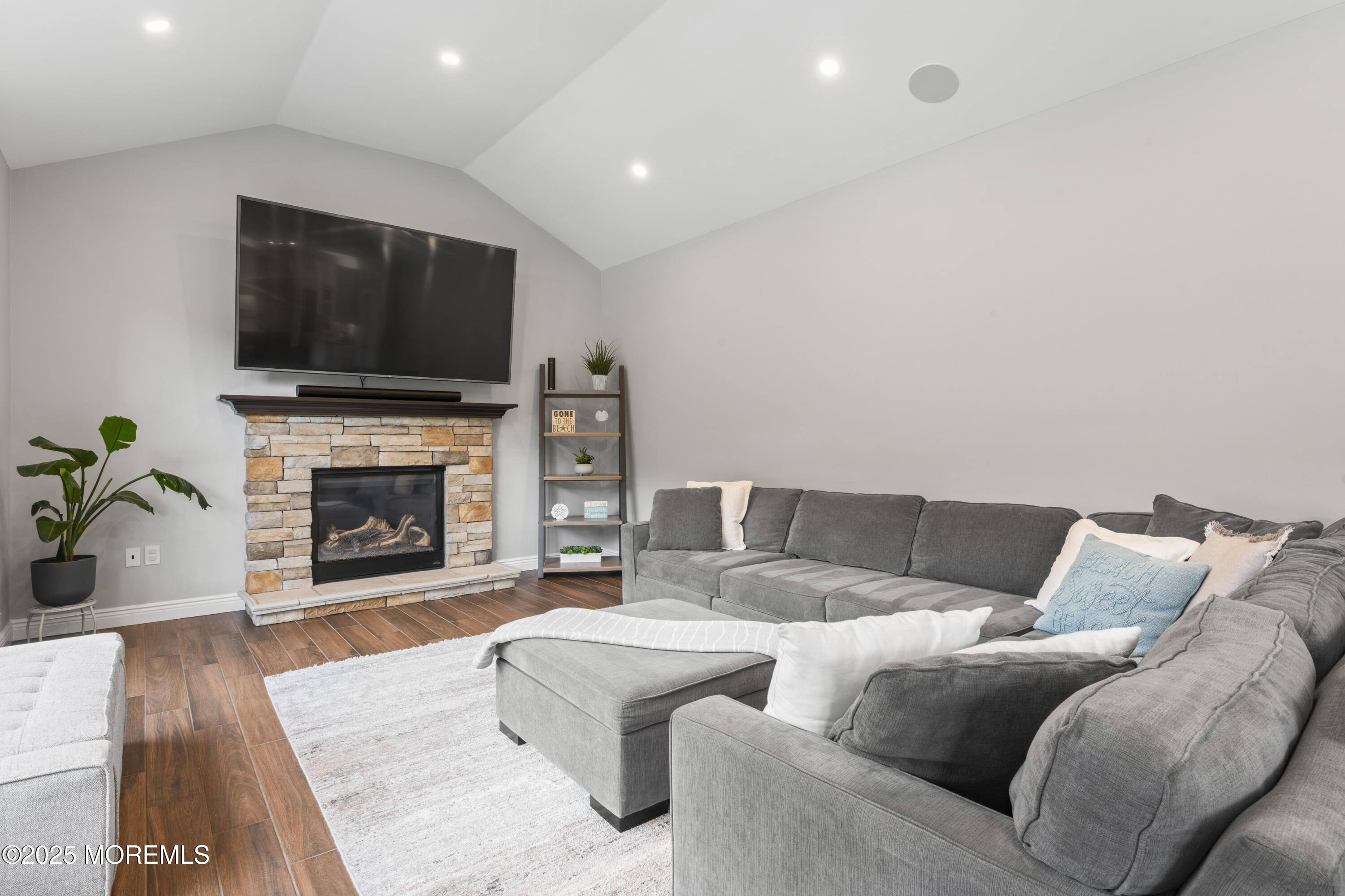 16 Wildflower Court, Manalapan, New Jersey image 38