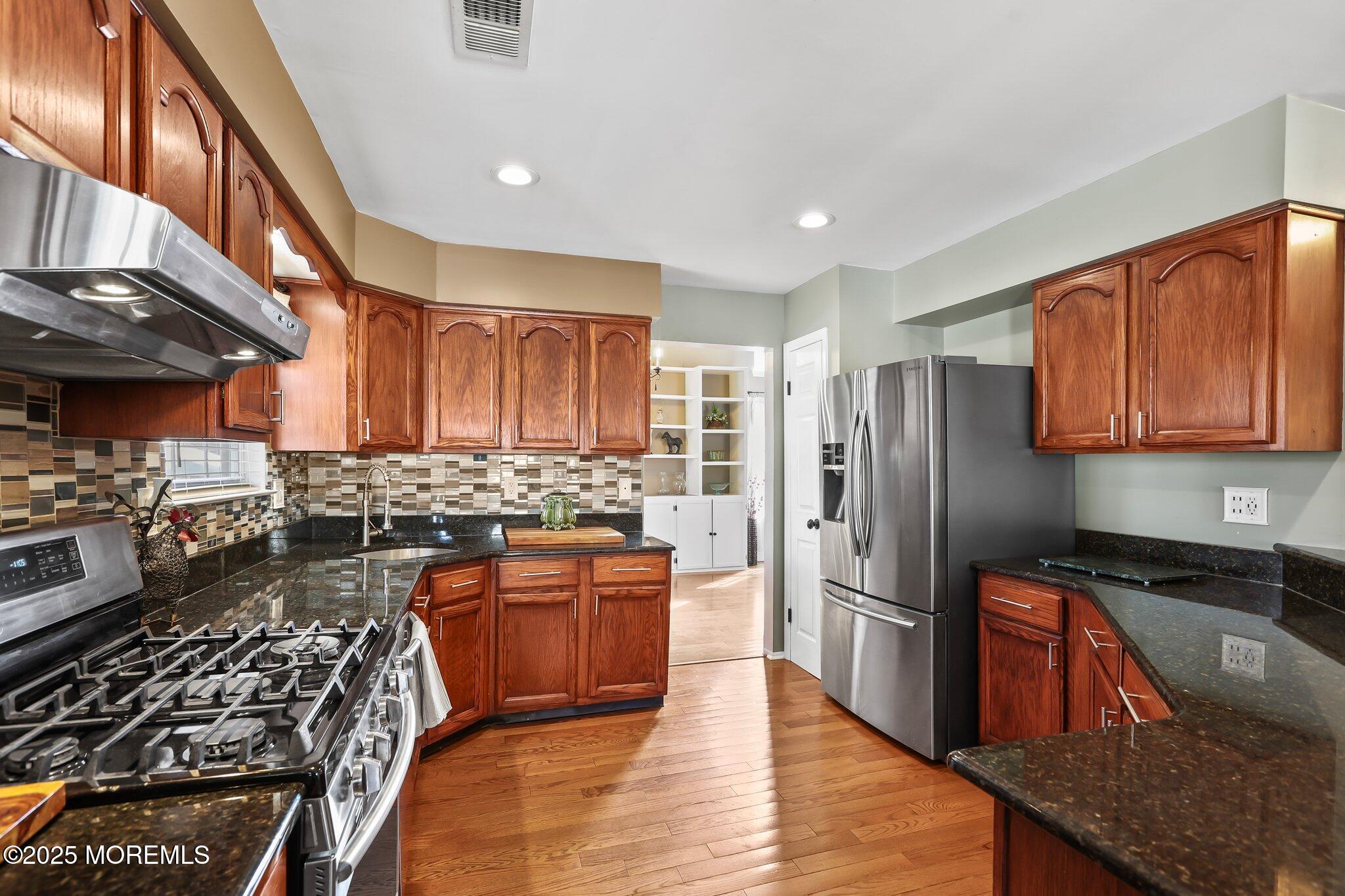 21 Sun Hollow Road, Howell, New Jersey image 13