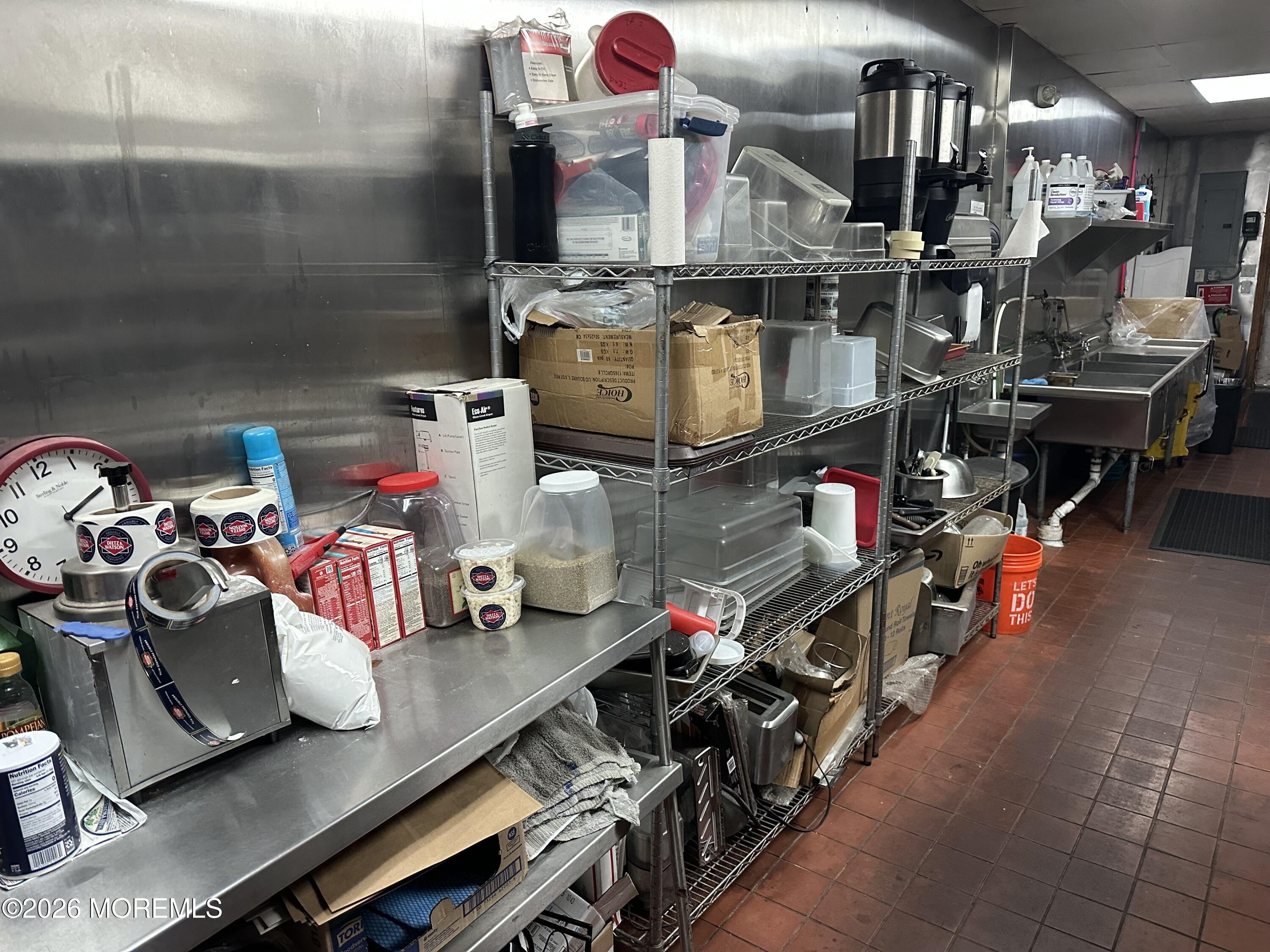 936 Radio Road 108 & 109