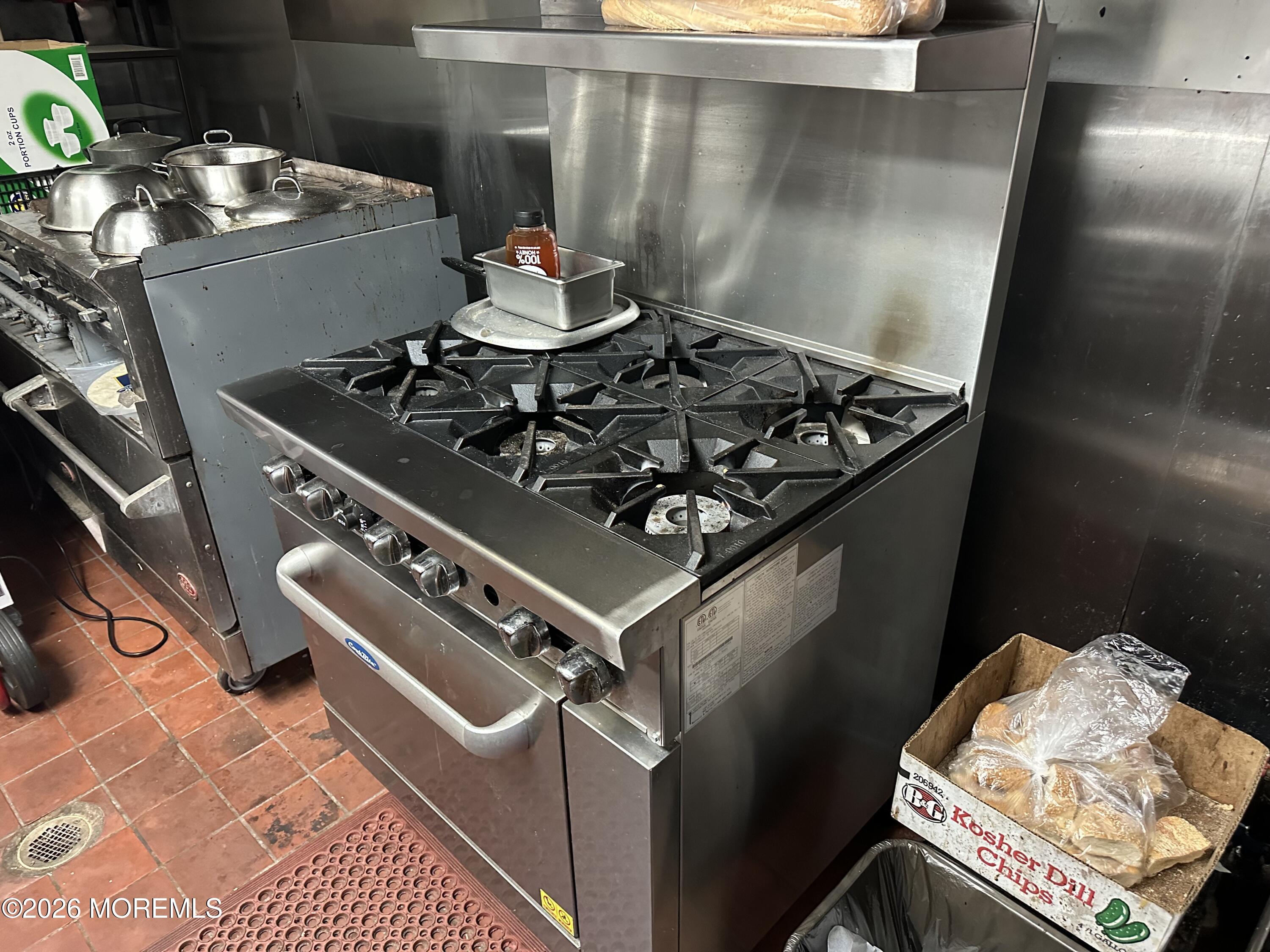 936 Radio Road 108 & 109