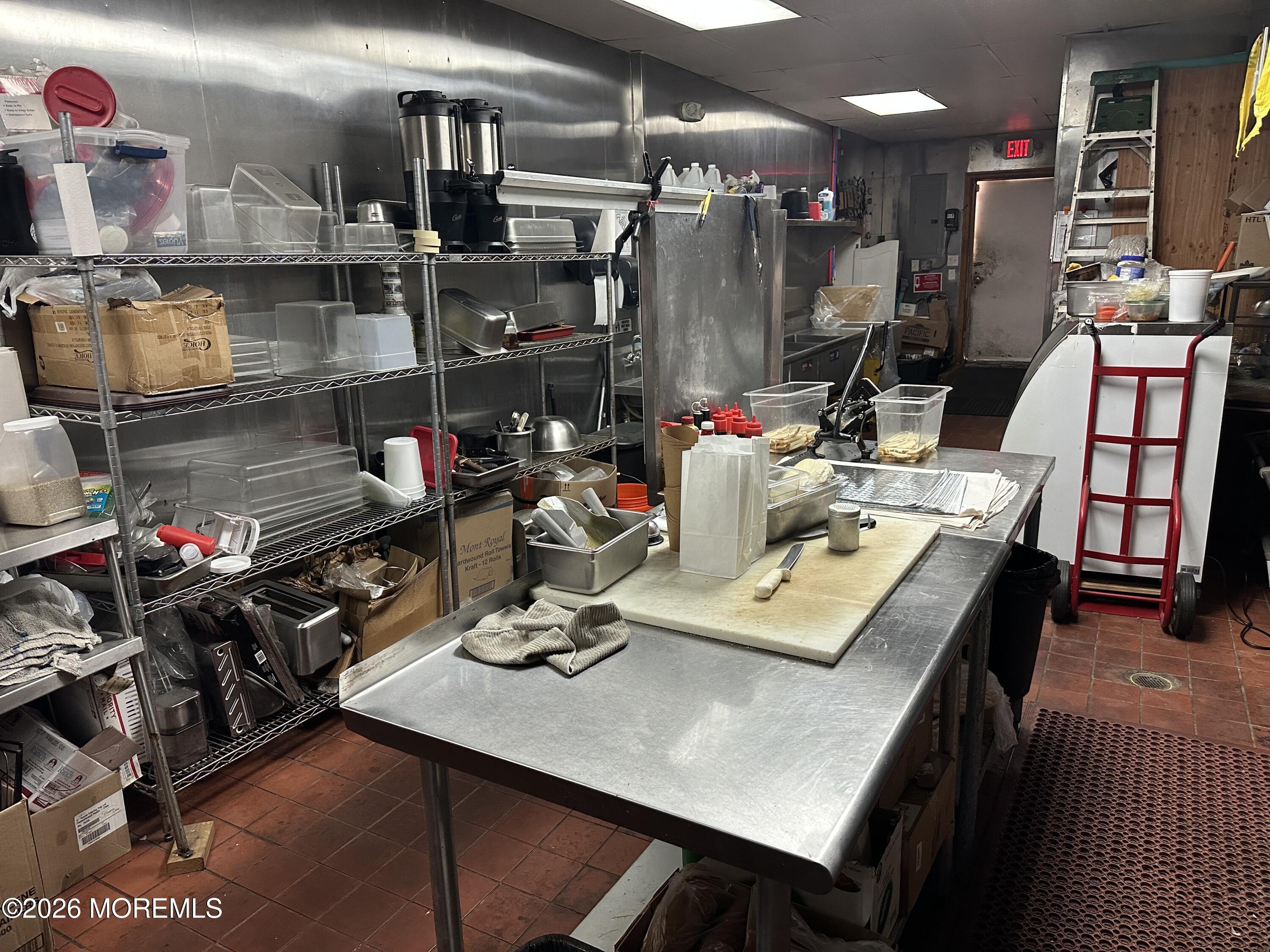 936 Radio Road 108 & 109