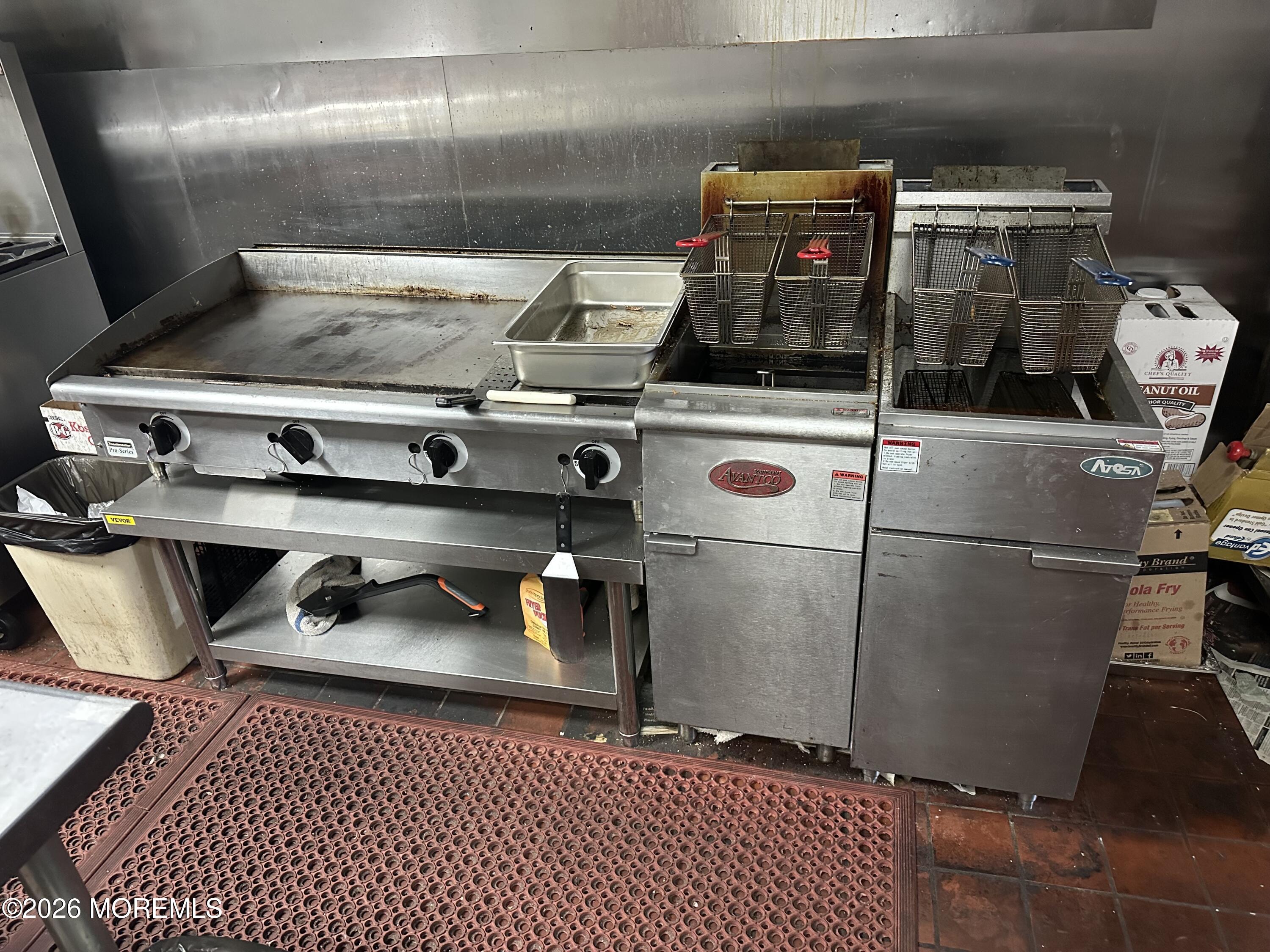 936 Radio Road 108 & 109