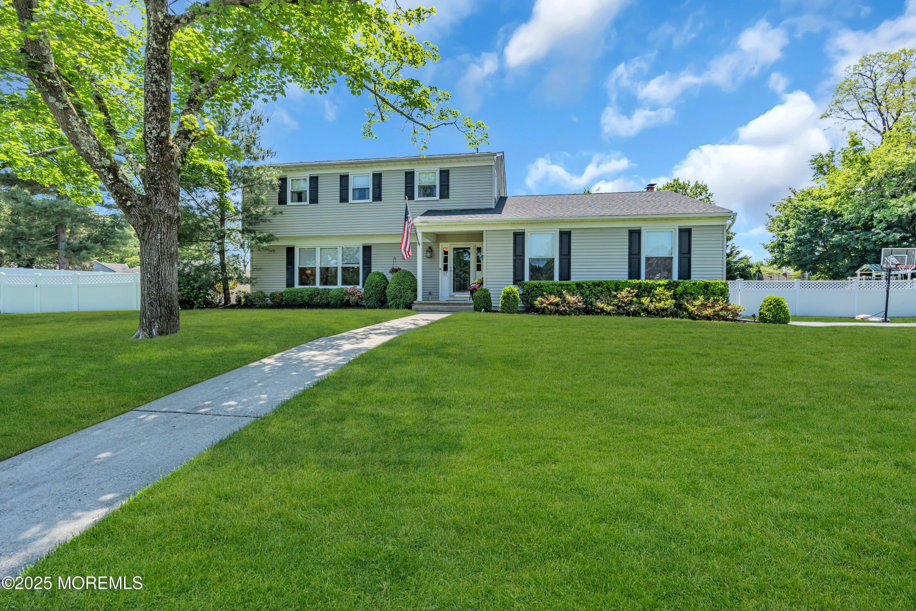 17 Acorn Drive