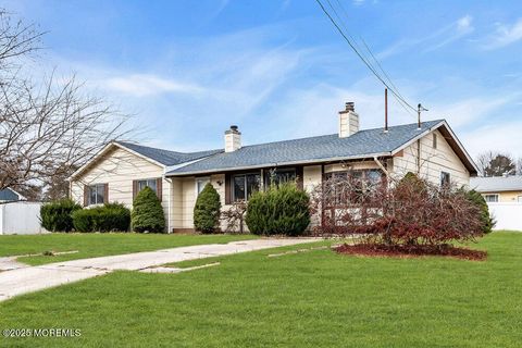 Photo of 1841 2nd Avenue, Toms River, NJ 08757 (MLS # 22535379)