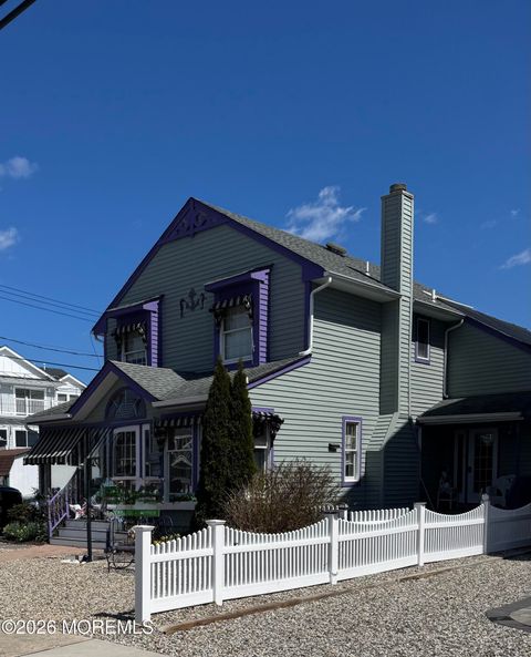 Photo of 308 Baltimore Avenue, Point Pleasant Beach, NJ 08742 (MLS # 22610851)