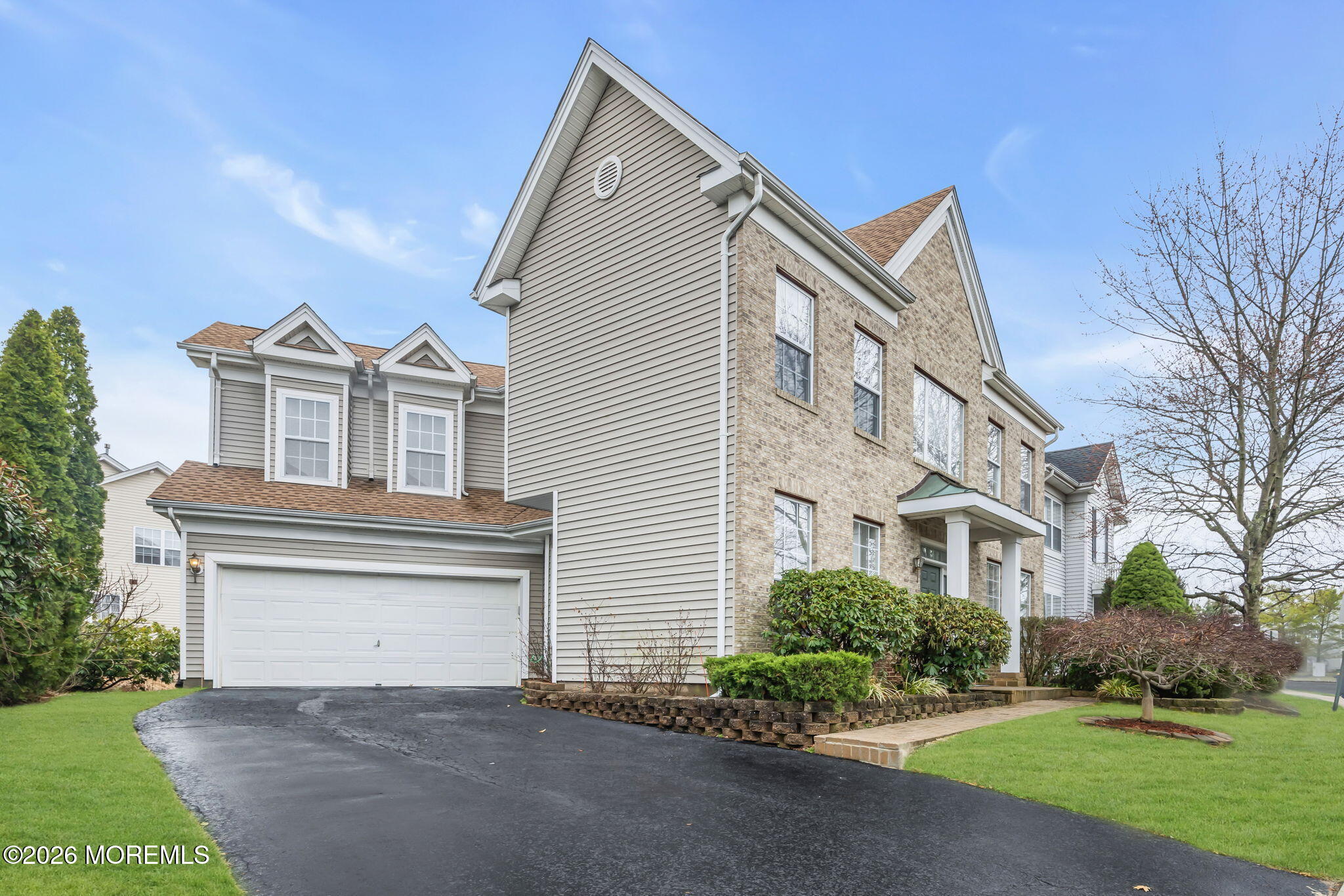 155 Point Of Woods Boulevard