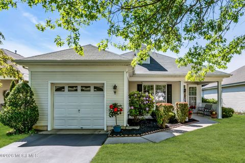 Photo of 39 Silverside Road, Lakewood, NJ 08701 (MLS # 22615486)