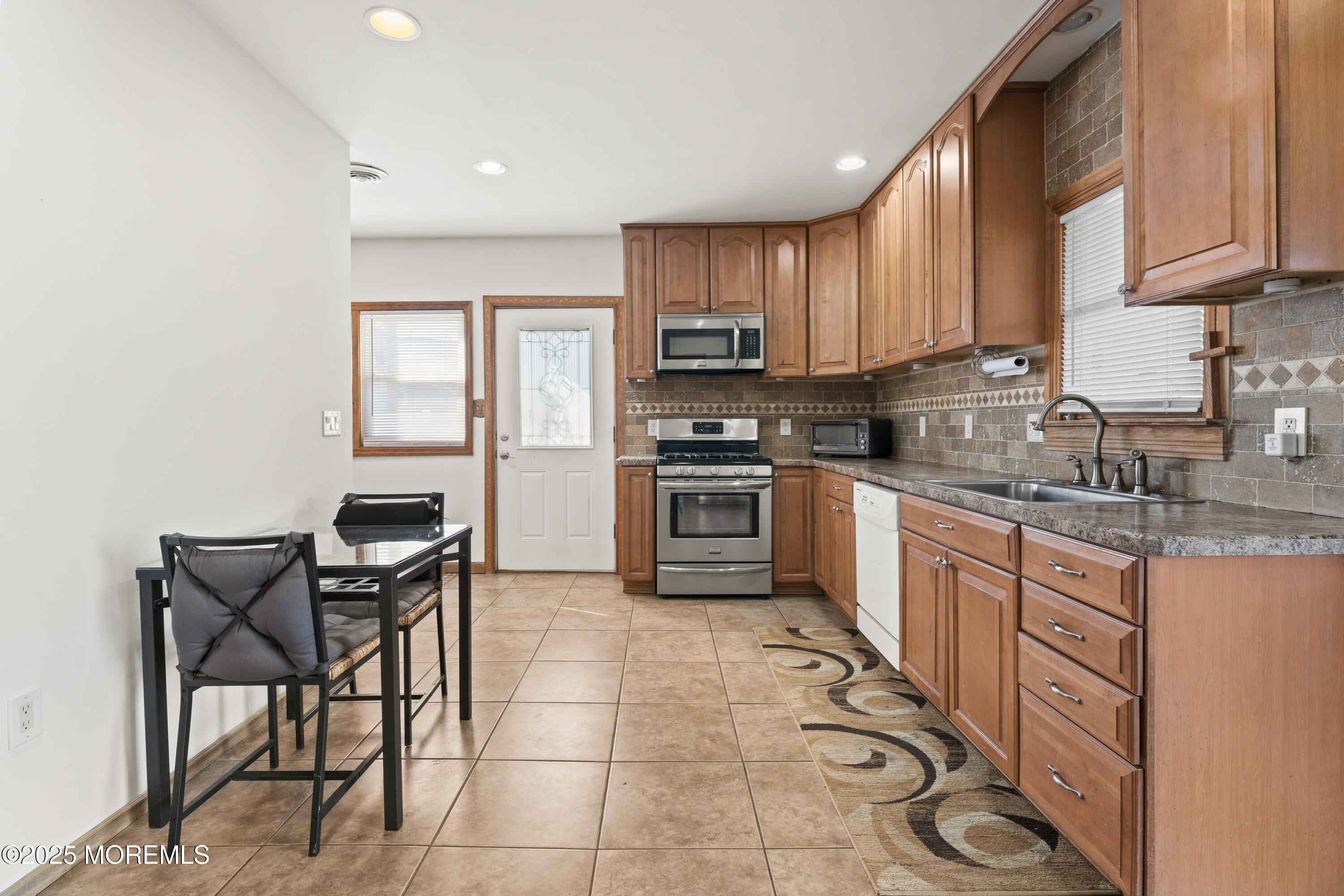 15 Cottage Place, Keansburg, New Jersey image 7