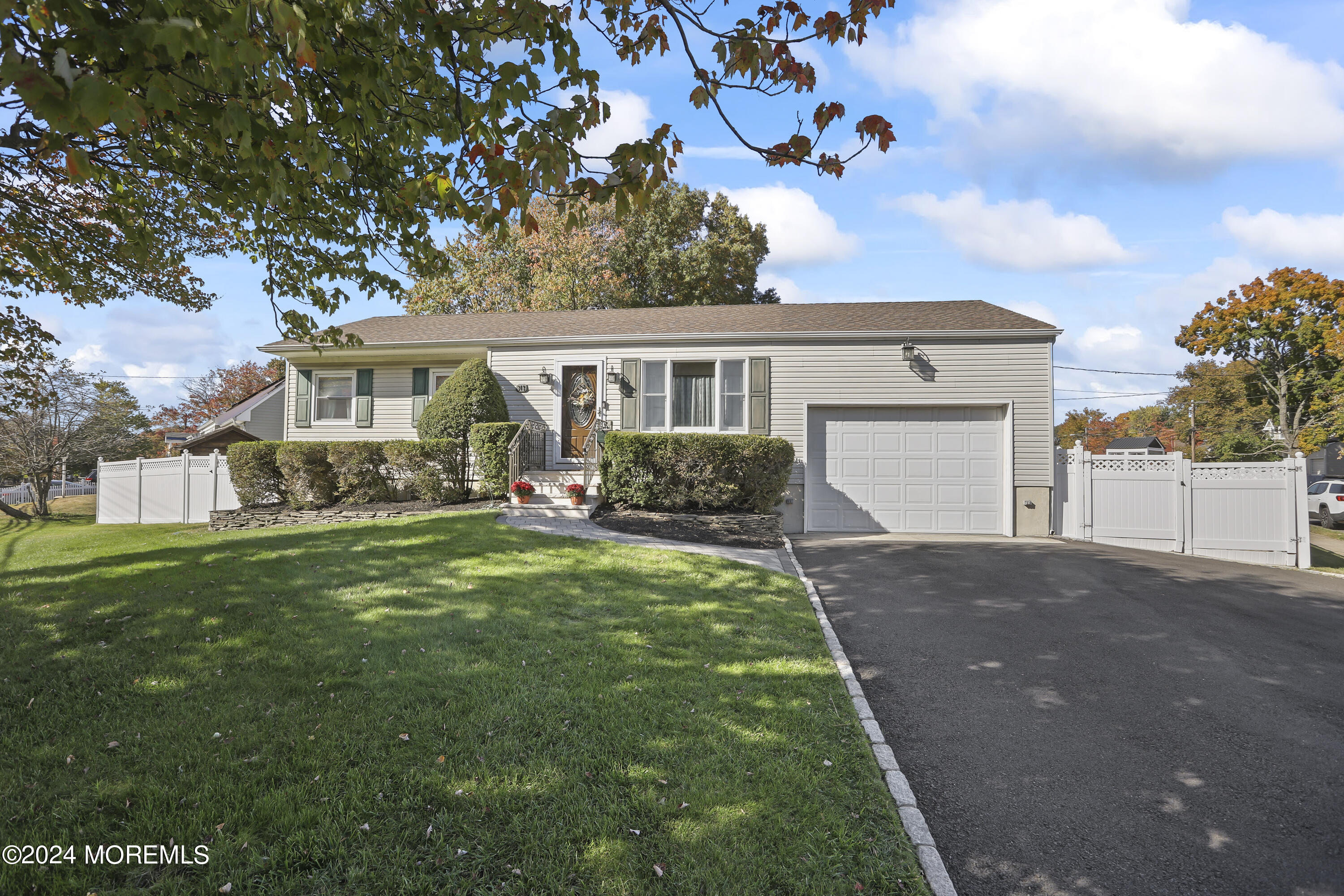 343 Middle Road, Hazlet, New Jersey image 1