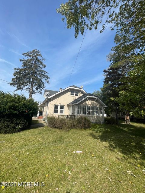 Multifamily For Rent - 399 W Park Avenue #UNIT 1<br/> Oakhurst, NJ 07755