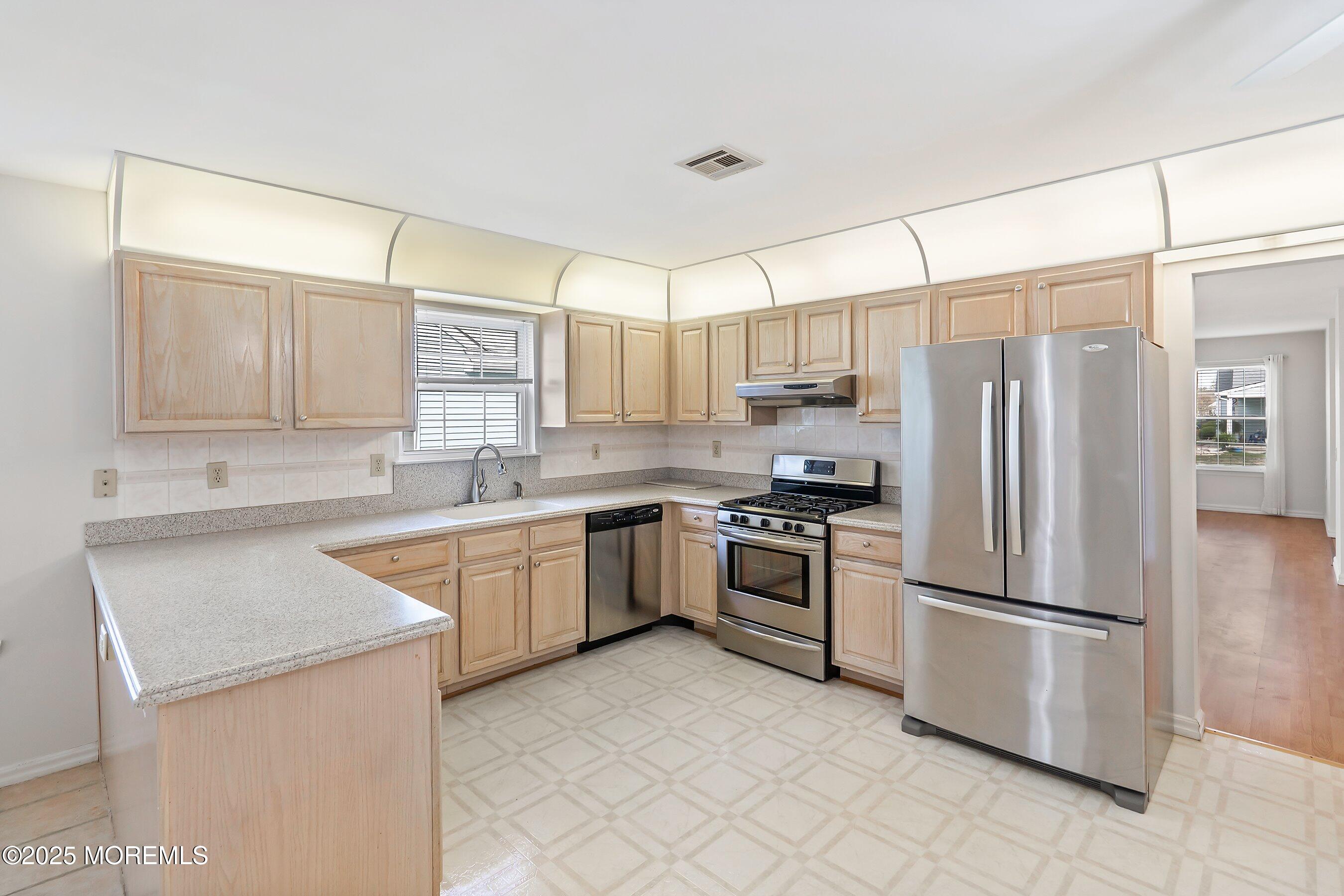 83 Woodstock Drive, Toms River, New Jersey image 10