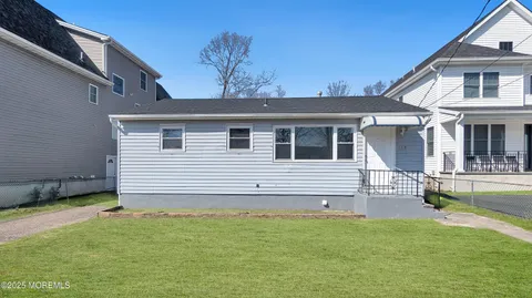 MLS: 22507352