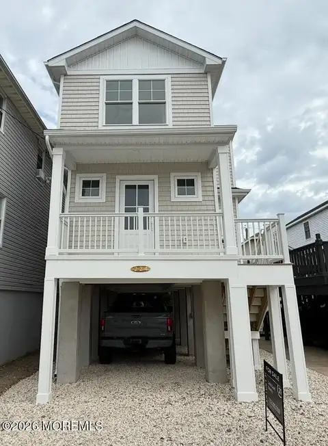 MLS: 22623723