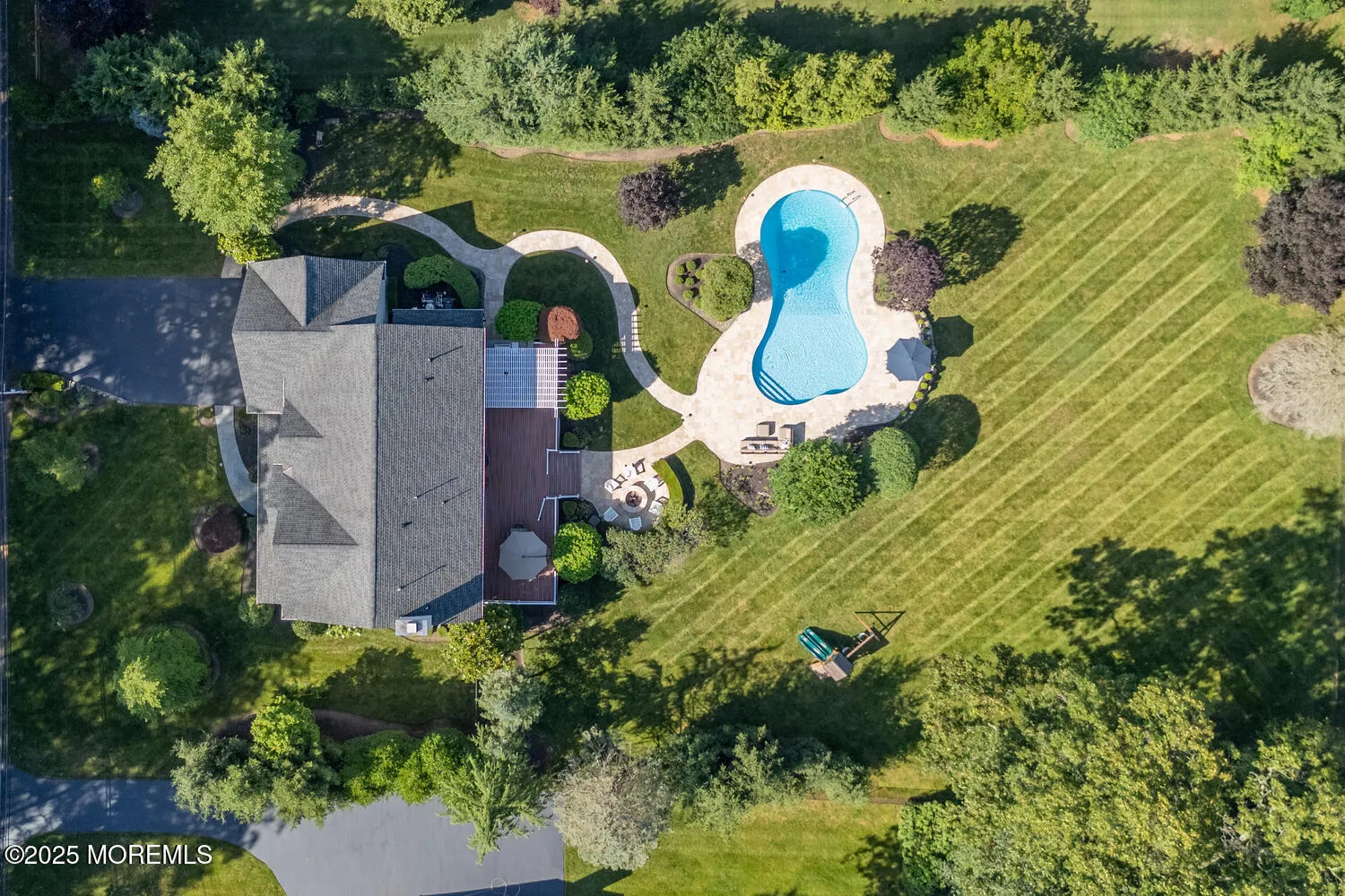 Lincroft, New Jersey 07738, United States, 4 Bedrooms Bedrooms, ,4 BathroomsBathrooms,Residential,Pending,159838