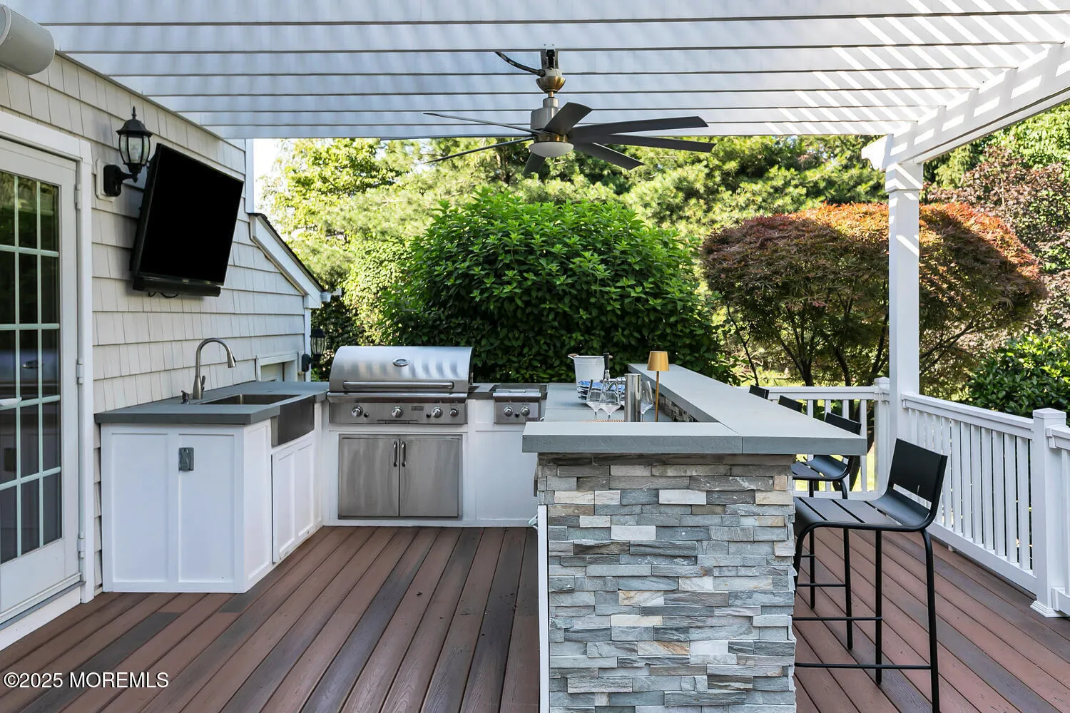 Lincroft, New Jersey 07738, United States, 4 Bedrooms Bedrooms, ,4 BathroomsBathrooms,Residential,Pending,159838