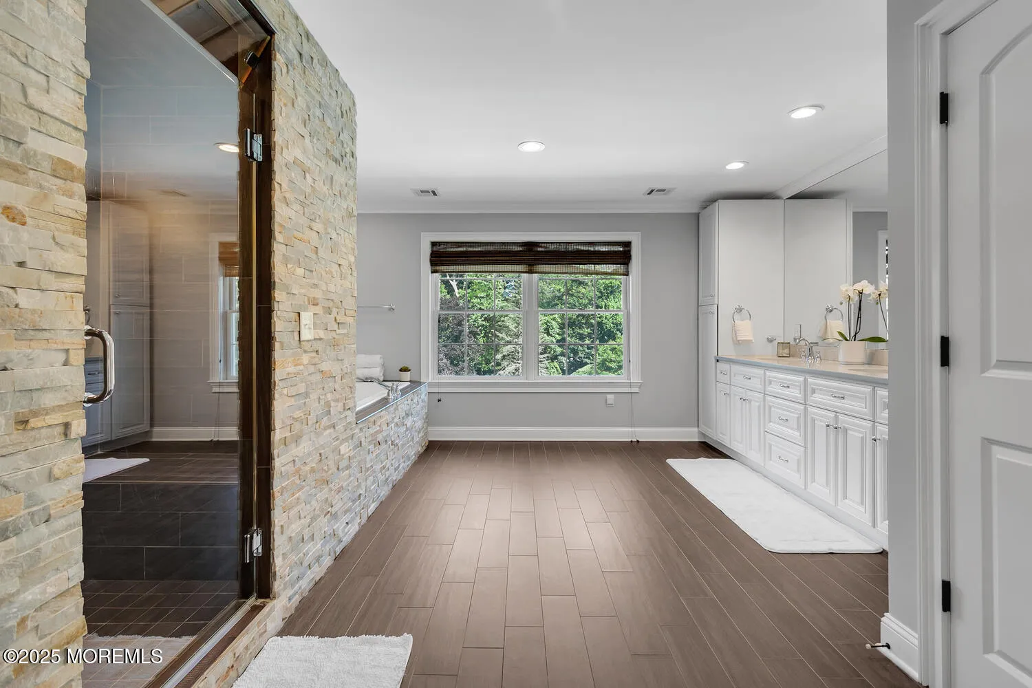 Lincroft, New Jersey 07738, United States, 4 Bedrooms Bedrooms, ,4 BathroomsBathrooms,Residential,Pending,159838