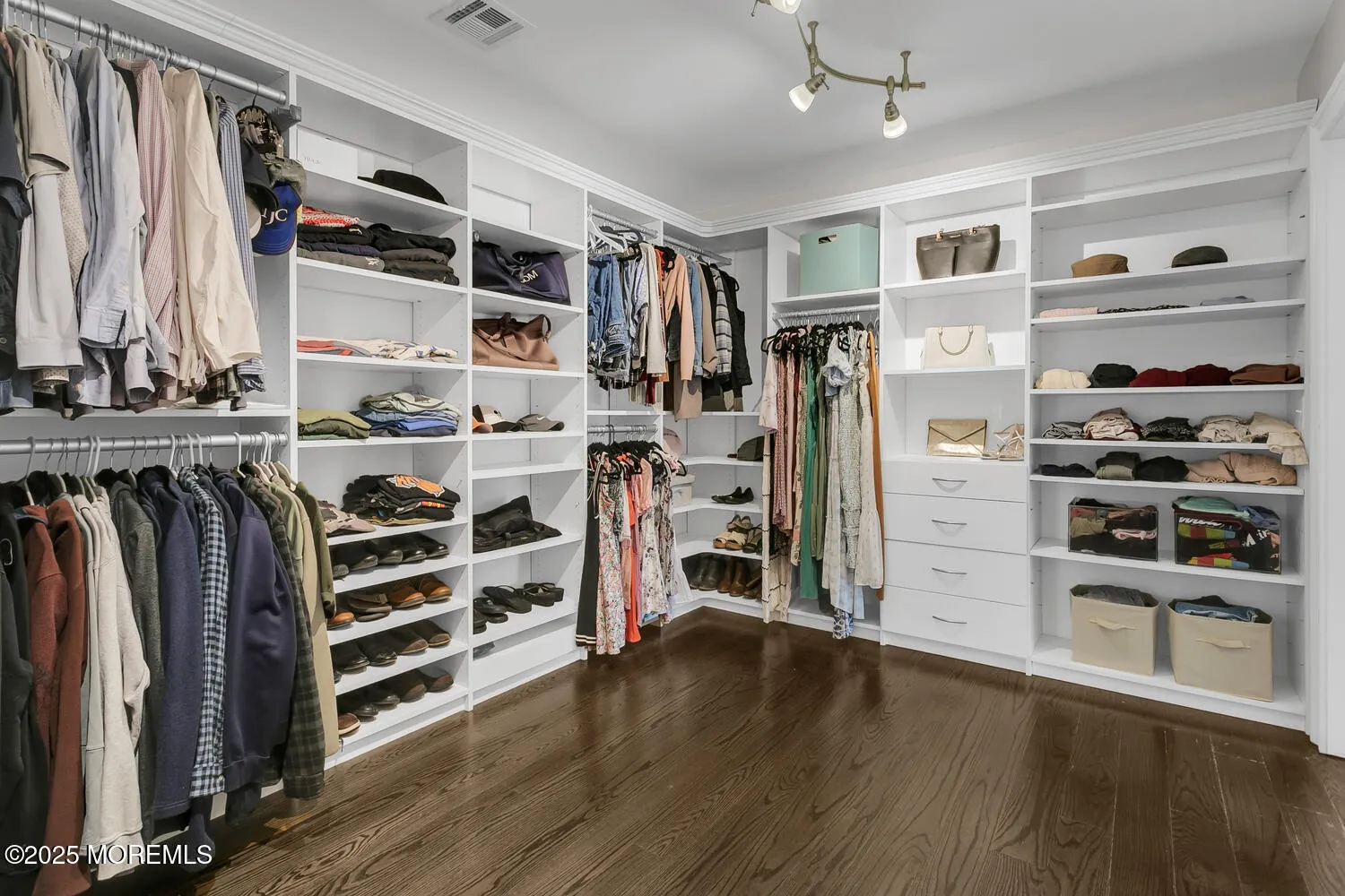 Lincroft, New Jersey 07738, United States, 4 Bedrooms Bedrooms, ,4 BathroomsBathrooms,Residential,Pending,159838