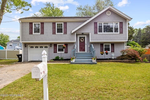 Homes For Sale - 1221 Bewick Street<br/> Toms River, NJ 08753